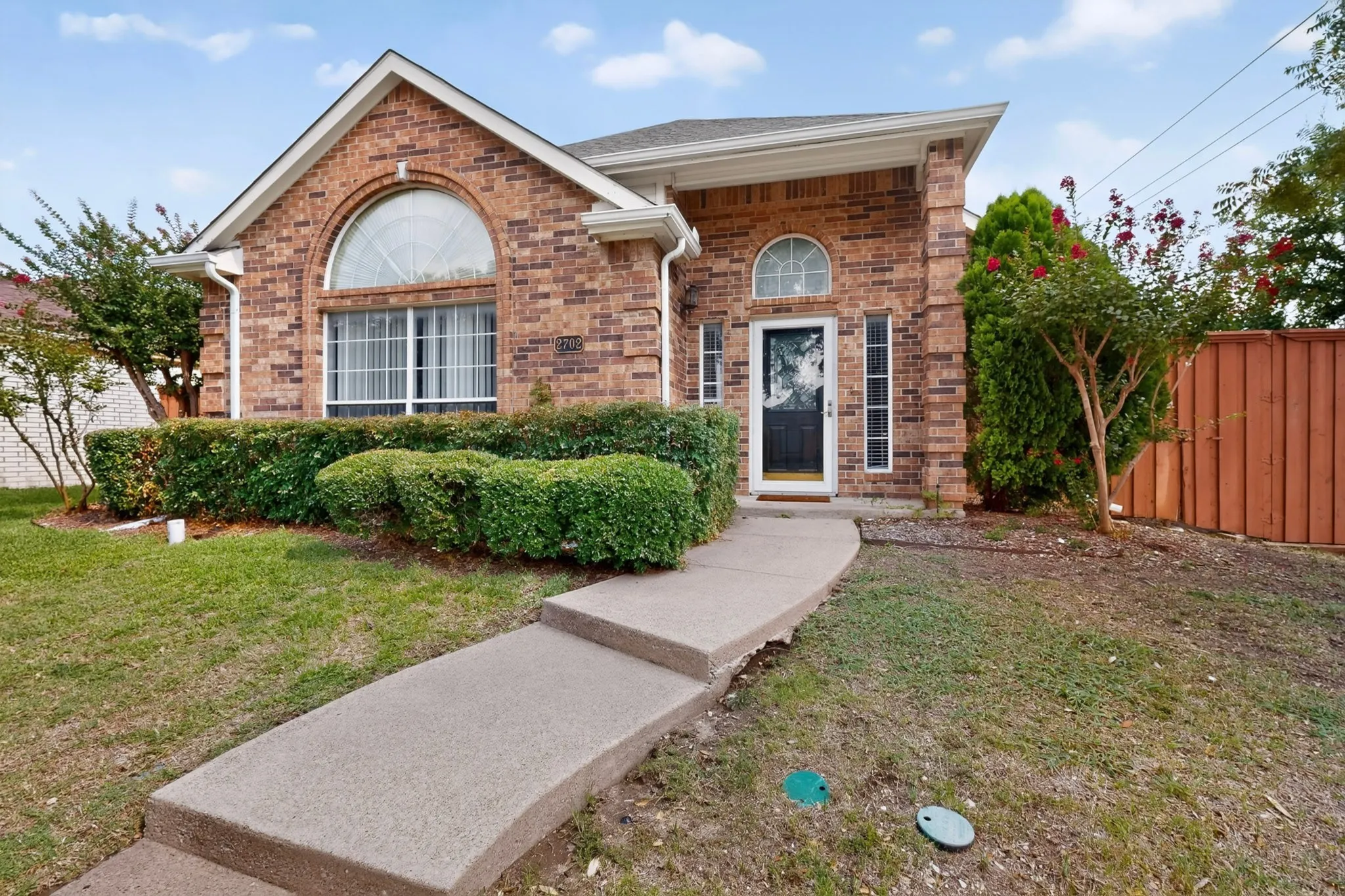 Single Family Residence For Sale in Collin County , 2702 Garden Springs Drive, Richardson, Texas 75082, 3 Bedroom, 2 Bathroom, 2 Garage spaces, 1,964 Sqft, built in 1991, mls#21310975, Real Estate Agent in Richardson, Homes For Sale in Collin county, Homes For Sale in Richardson, Realtor in Richardson Texas, Real Estate Brokerage Independent Realty Texas, Luminita Cordes Realtor