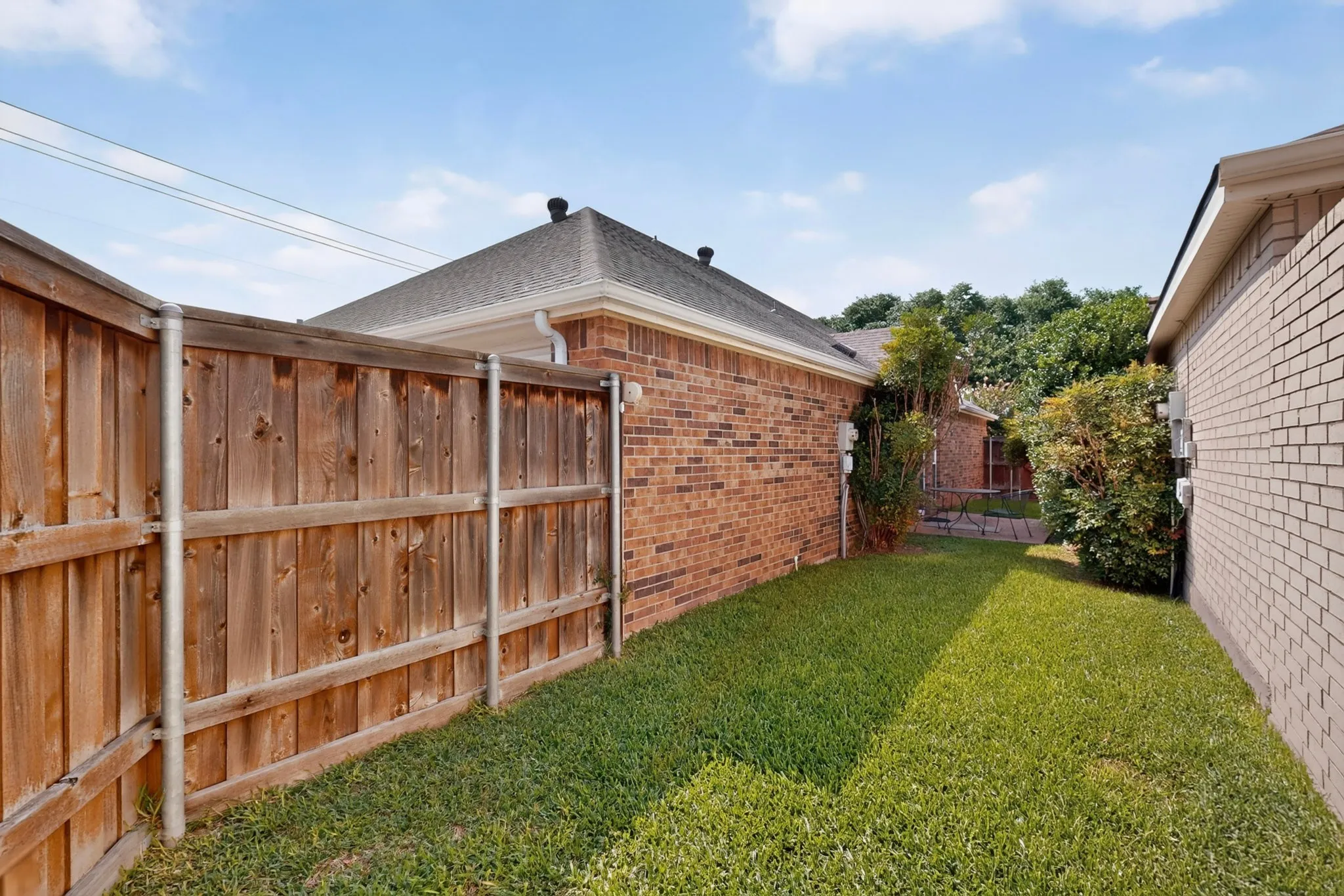 Single Family Residence For Sale in Collin County , 2702 Garden Springs Drive, Richardson, Texas 75082, 3 Bedroom, 2 Bathroom, 2 Garage spaces, 1,964 Sqft, built in 1991, mls#21310975, Real Estate Agent in Richardson, Homes For Sale in Collin county, Homes For Sale in Richardson, Realtor in Richardson Texas, Real Estate Brokerage Independent Realty Texas, Luminita Cordes Realtor