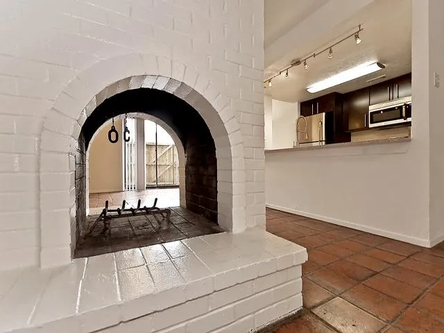 Condominium For Rent in Dallas County , 5909 Birchbrook Drive 223, Dallas, Texas 75206, 2 Bedroom, 2 Bathroom, Garage spaces, 1,120 Sqft, built in 1970, mls#21310978, Real Estate Agent in Dallas, Homes For Rent in Dallas county, Homes For Rent in Dallas, Realtor in Dallas Texas, Real Estate Brokerage Independent Realty Texas, Luminita Cordes Realtor