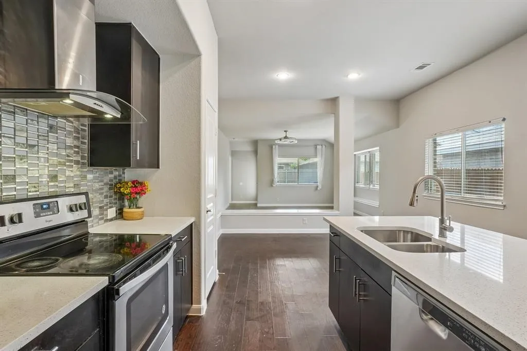 Single Family Residence For Rent in Kaufman County , 2012 Shawnee Trail, Heartland, Texas 75126, 4 Bedroom, 3 Bathroom, 2 Garage spaces, 2,341 Sqft, built in 2017, mls#21310982, Real Estate Agent in Heartland, Homes For Rent in Kaufman county, Homes For Rent in Heartland, Realtor in Heartland Texas, Real Estate Brokerage Independent Realty Texas, Luminita Cordes Realtor