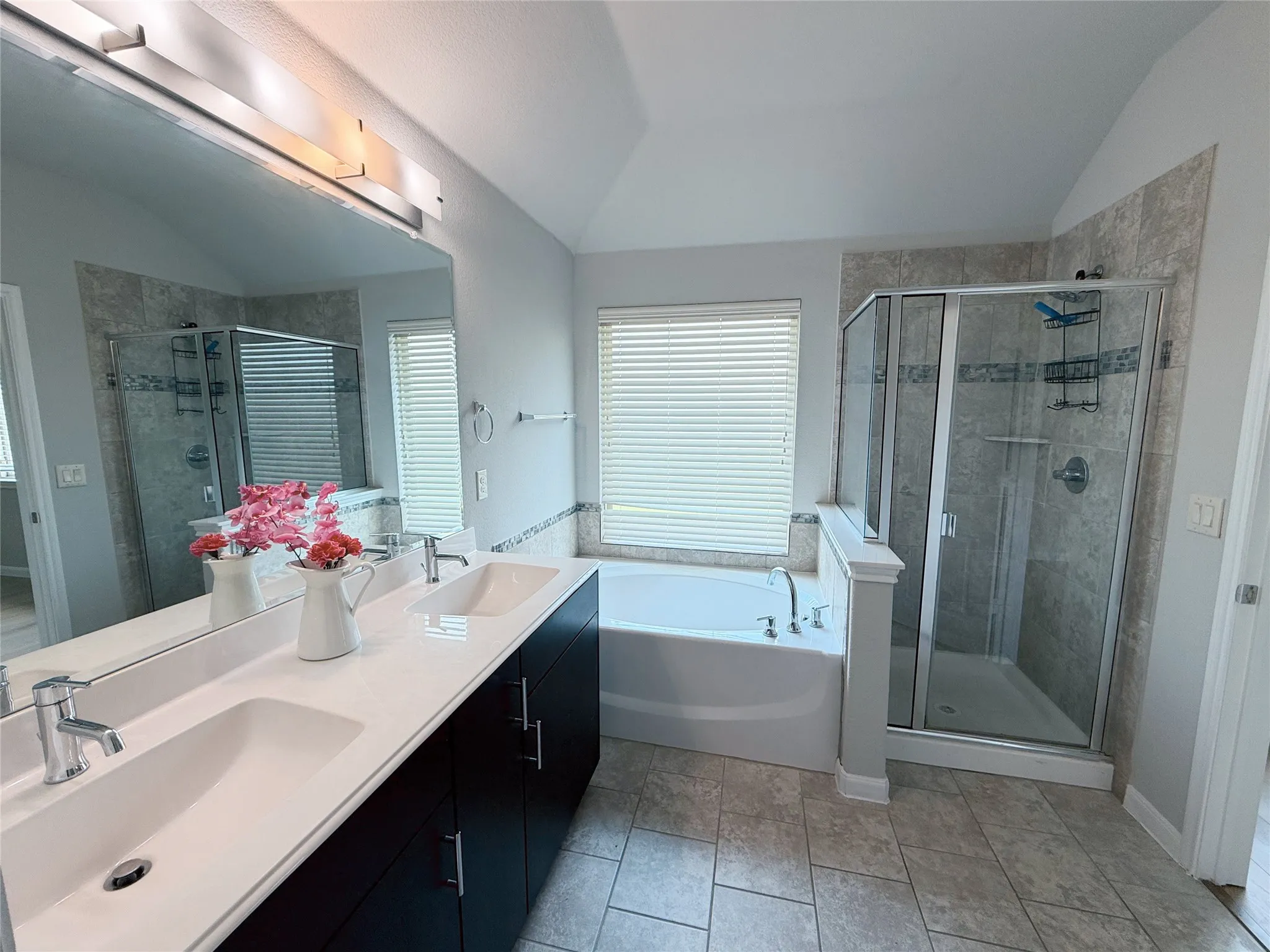 Single Family Residence For Rent in Kaufman County , 2012 Shawnee Trail, Heartland, Texas 75126, 4 Bedroom, 3 Bathroom, 2 Garage spaces, 2,341 Sqft, built in 2017, mls#21310982, Real Estate Agent in Heartland, Homes For Rent in Kaufman county, Homes For Rent in Heartland, Realtor in Heartland Texas, Real Estate Brokerage Independent Realty Texas, Luminita Cordes Realtor