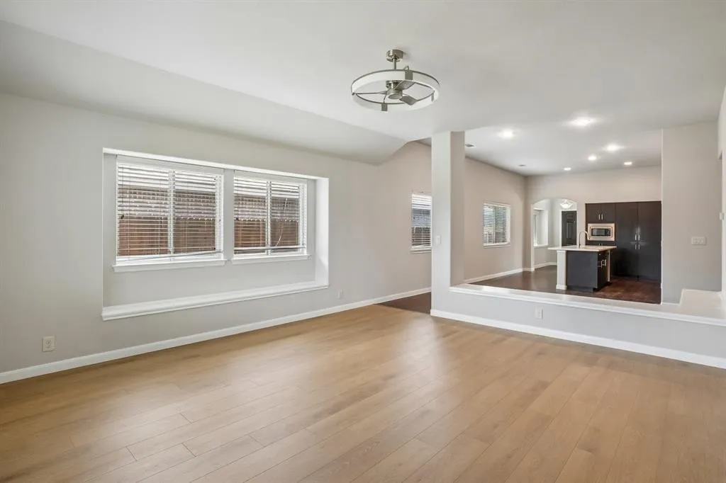 Single Family Residence For Rent in Kaufman County , 2012 Shawnee Trail, Heartland, Texas 75126, 4 Bedroom, 3 Bathroom, 2 Garage spaces, 2,341 Sqft, built in 2017, mls#21310982, Real Estate Agent in Heartland, Homes For Rent in Kaufman county, Homes For Rent in Heartland, Realtor in Heartland Texas, Real Estate Brokerage Independent Realty Texas, Luminita Cordes Realtor
