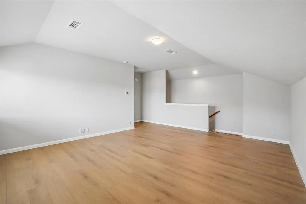 Single Family Residence For Rent in Kaufman County , 2012 Shawnee Trail, Heartland, Texas 75126, 4 Bedroom, 3 Bathroom, 2 Garage spaces, 2,341 Sqft, built in 2017, mls#21310982, Real Estate Agent in Heartland, Homes For Rent in Kaufman county, Homes For Rent in Heartland, Realtor in Heartland Texas, Real Estate Brokerage Independent Realty Texas, Luminita Cordes Realtor