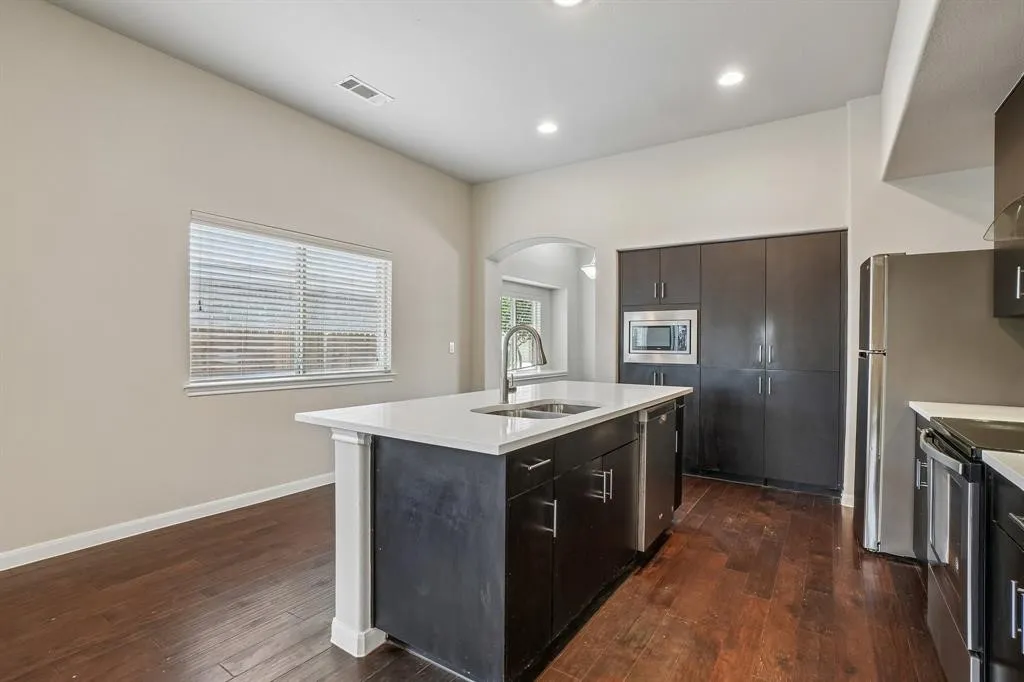 Single Family Residence For Rent in Kaufman County , 2012 Shawnee Trail, Heartland, Texas 75126, 4 Bedroom, 3 Bathroom, 2 Garage spaces, 2,341 Sqft, built in 2017, mls#21310982, Real Estate Agent in Heartland, Homes For Rent in Kaufman county, Homes For Rent in Heartland, Realtor in Heartland Texas, Real Estate Brokerage Independent Realty Texas, Luminita Cordes Realtor