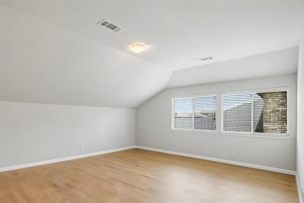 Single Family Residence For Rent in Kaufman County , 2012 Shawnee Trail, Heartland, Texas 75126, 4 Bedroom, 3 Bathroom, 2 Garage spaces, 2,341 Sqft, built in 2017, mls#21310982, Real Estate Agent in Heartland, Homes For Rent in Kaufman county, Homes For Rent in Heartland, Realtor in Heartland Texas, Real Estate Brokerage Independent Realty Texas, Luminita Cordes Realtor