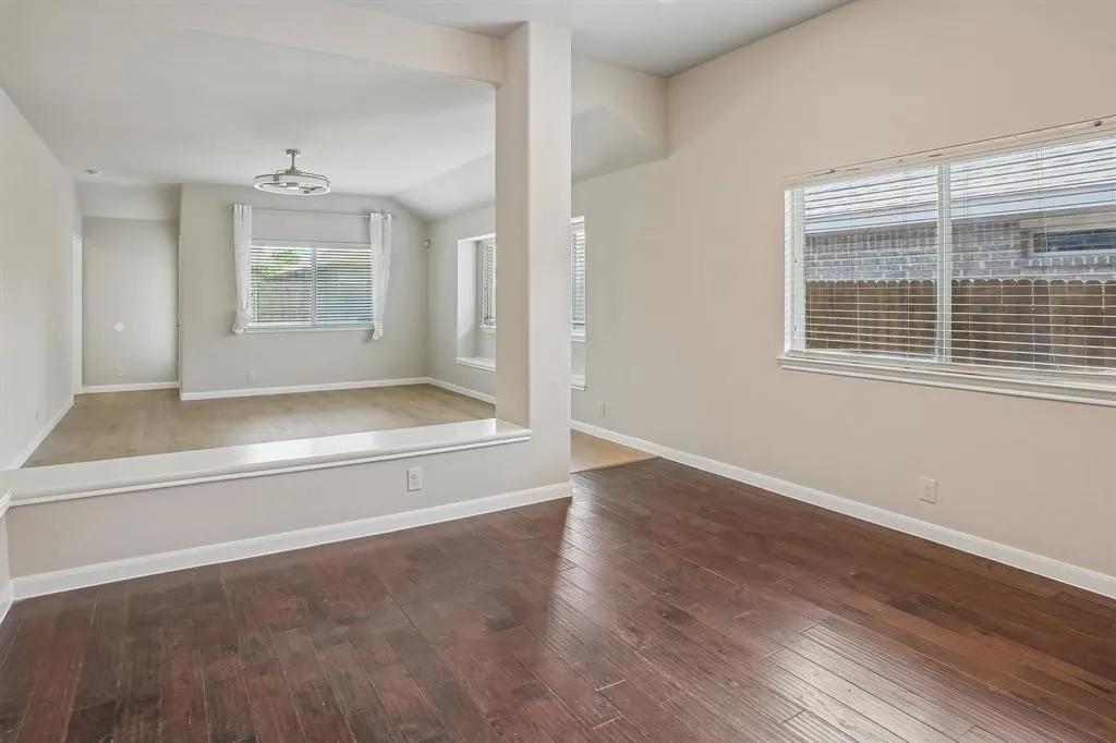 Single Family Residence For Rent in Kaufman County , 2012 Shawnee Trail, Heartland, Texas 75126, 4 Bedroom, 3 Bathroom, 2 Garage spaces, 2,341 Sqft, built in 2017, mls#21310982, Real Estate Agent in Heartland, Homes For Rent in Kaufman county, Homes For Rent in Heartland, Realtor in Heartland Texas, Real Estate Brokerage Independent Realty Texas, Luminita Cordes Realtor