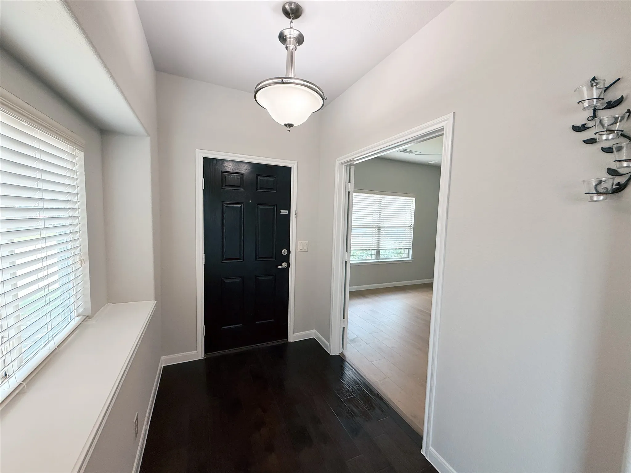 Single Family Residence For Rent in Kaufman County , 2012 Shawnee Trail, Heartland, Texas 75126, 4 Bedroom, 3 Bathroom, 2 Garage spaces, 2,341 Sqft, built in 2017, mls#21310982, Real Estate Agent in Heartland, Homes For Rent in Kaufman county, Homes For Rent in Heartland, Realtor in Heartland Texas, Real Estate Brokerage Independent Realty Texas, Luminita Cordes Realtor