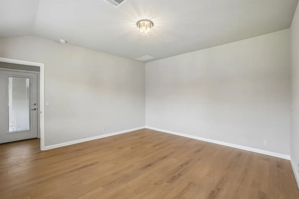 Single Family Residence For Rent in Kaufman County , 2012 Shawnee Trail, Heartland, Texas 75126, 4 Bedroom, 3 Bathroom, 2 Garage spaces, 2,341 Sqft, built in 2017, mls#21310982, Real Estate Agent in Heartland, Homes For Rent in Kaufman county, Homes For Rent in Heartland, Realtor in Heartland Texas, Real Estate Brokerage Independent Realty Texas, Luminita Cordes Realtor