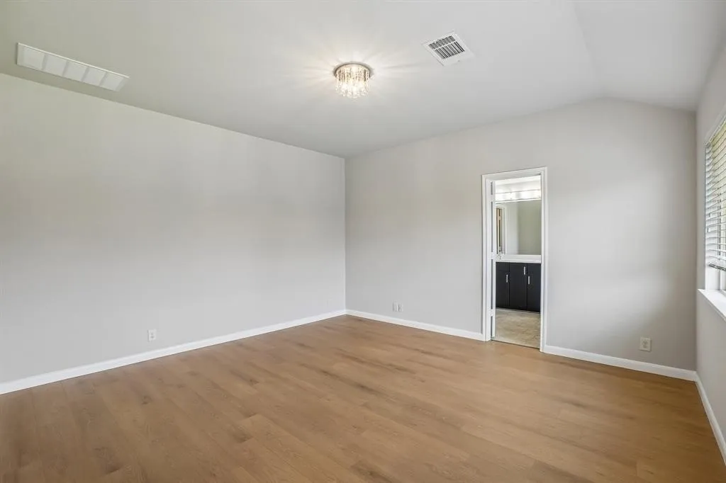 Single Family Residence For Rent in Kaufman County , 2012 Shawnee Trail, Heartland, Texas 75126, 4 Bedroom, 3 Bathroom, 2 Garage spaces, 2,341 Sqft, built in 2017, mls#21310982, Real Estate Agent in Heartland, Homes For Rent in Kaufman county, Homes For Rent in Heartland, Realtor in Heartland Texas, Real Estate Brokerage Independent Realty Texas, Luminita Cordes Realtor