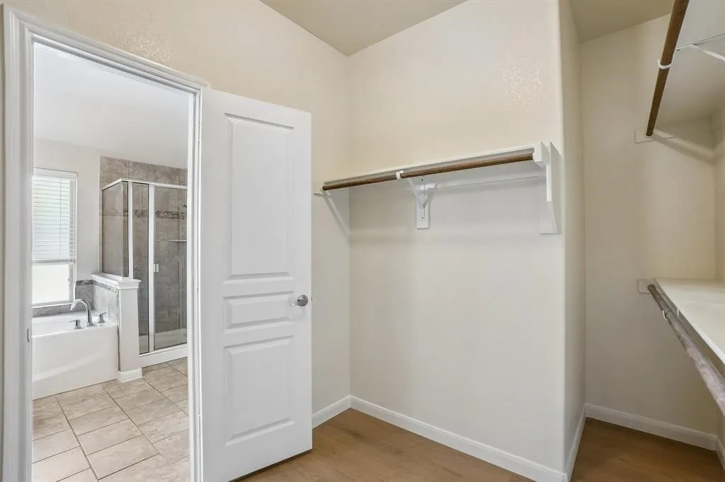 Single Family Residence For Rent in Kaufman County , 2012 Shawnee Trail, Heartland, Texas 75126, 4 Bedroom, 3 Bathroom, 2 Garage spaces, 2,341 Sqft, built in 2017, mls#21310982, Real Estate Agent in Heartland, Homes For Rent in Kaufman county, Homes For Rent in Heartland, Realtor in Heartland Texas, Real Estate Brokerage Independent Realty Texas, Luminita Cordes Realtor