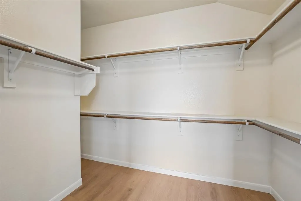 Single Family Residence For Rent in Kaufman County , 2012 Shawnee Trail, Heartland, Texas 75126, 4 Bedroom, 3 Bathroom, 2 Garage spaces, 2,341 Sqft, built in 2017, mls#21310982, Real Estate Agent in Heartland, Homes For Rent in Kaufman county, Homes For Rent in Heartland, Realtor in Heartland Texas, Real Estate Brokerage Independent Realty Texas, Luminita Cordes Realtor