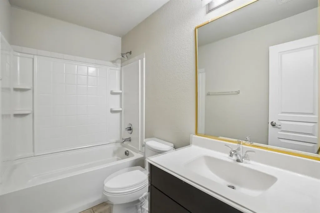 Single Family Residence For Rent in Kaufman County , 2012 Shawnee Trail, Heartland, Texas 75126, 4 Bedroom, 3 Bathroom, 2 Garage spaces, 2,341 Sqft, built in 2017, mls#21310982, Real Estate Agent in Heartland, Homes For Rent in Kaufman county, Homes For Rent in Heartland, Realtor in Heartland Texas, Real Estate Brokerage Independent Realty Texas, Luminita Cordes Realtor