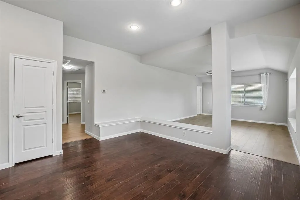 Single Family Residence For Rent in Kaufman County , 2012 Shawnee Trail, Heartland, Texas 75126, 4 Bedroom, 3 Bathroom, 2 Garage spaces, 2,341 Sqft, built in 2017, mls#21310982, Real Estate Agent in Heartland, Homes For Rent in Kaufman county, Homes For Rent in Heartland, Realtor in Heartland Texas, Real Estate Brokerage Independent Realty Texas, Luminita Cordes Realtor