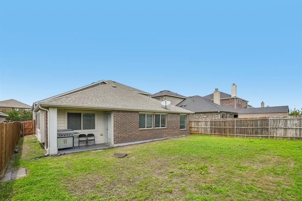Single Family Residence For Rent in Kaufman County , 2012 Shawnee Trail, Heartland, Texas 75126, 4 Bedroom, 3 Bathroom, 2 Garage spaces, 2,341 Sqft, built in 2017, mls#21310982, Real Estate Agent in Heartland, Homes For Rent in Kaufman county, Homes For Rent in Heartland, Realtor in Heartland Texas, Real Estate Brokerage Independent Realty Texas, Luminita Cordes Realtor
