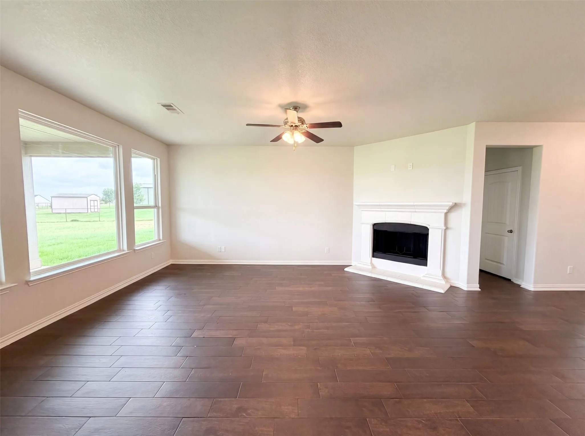 Single Family Residence For Sale in Wise County , 211 Spring Creek Circle, Paradise, Texas 76073, 4 Bedroom, 2 Bathroom, 2 Garage spaces, 2,426 Sqft, built in 2020, mls#21310983, Real Estate Agent in Paradise, Homes For Sale in Wise county, Homes For Sale in Paradise, Realtor in Paradise Texas, Real Estate Brokerage Independent Realty Texas, Luminita Cordes Realtor