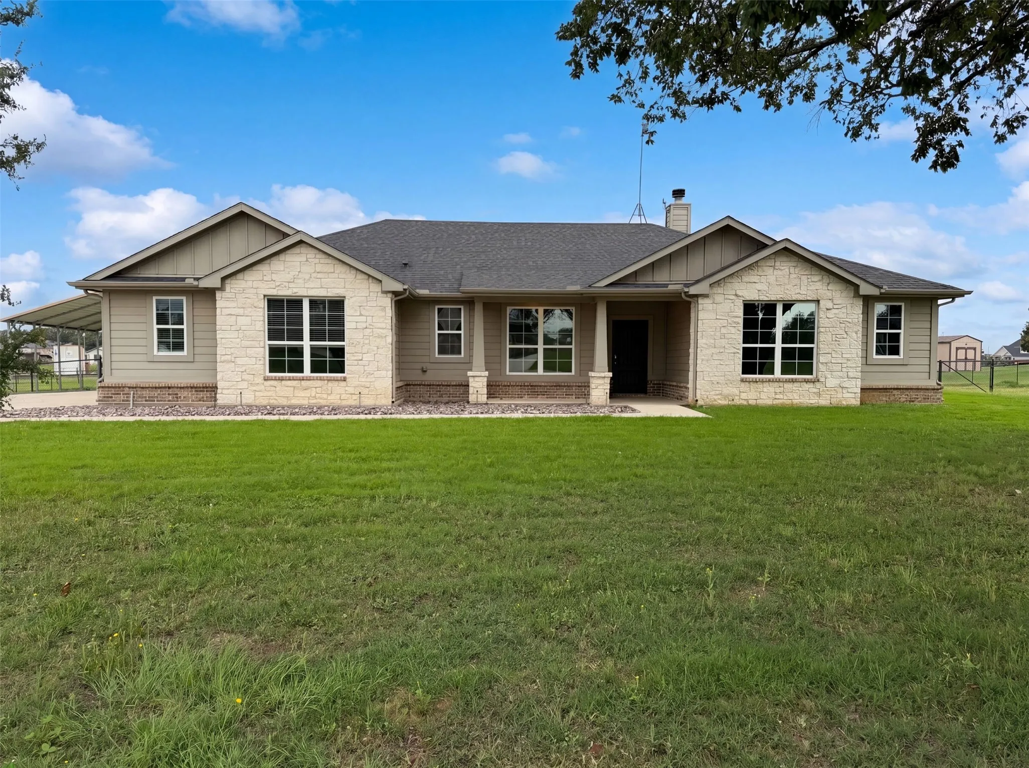 Single Family Residence For Sale in Wise County , 211 Spring Creek Circle, Paradise, Texas 76073, 4 Bedroom, 2 Bathroom, 2 Garage spaces, 2,426 Sqft, built in 2020, mls#21310983, Real Estate Agent in Paradise, Homes For Sale in Wise county, Homes For Sale in Paradise, Realtor in Paradise Texas, Real Estate Brokerage Independent Realty Texas, Luminita Cordes Realtor