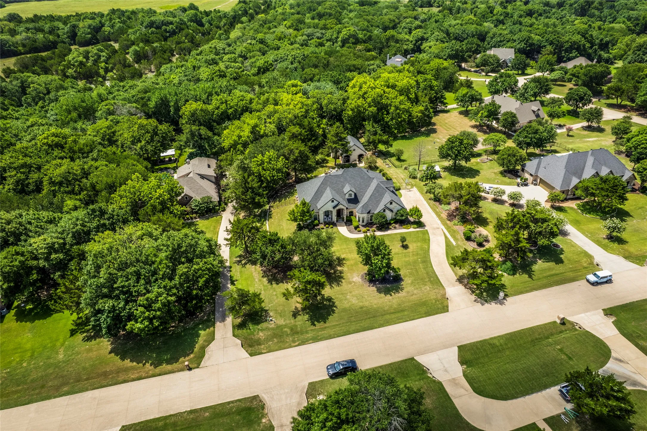 Single Family Residence For Sale in Ellis County , 3840 Angela Court, Midlothian, Texas 76065, 6 Bedroom, 5 Bathroom, 3 Garage spaces, 5,046 Sqft, built in 2007, mls#21310471, Real Estate Agent in Midlothian, Homes For Sale in Ellis county, Homes For Sale in Midlothian, Realtor in Midlothian Texas, Real Estate Brokerage Independent Realty Texas, Luminita Cordes Realtor