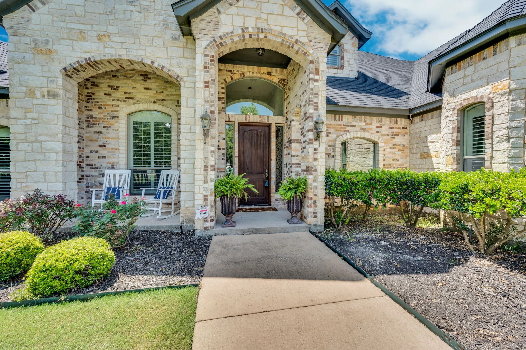 Single Family Residence For Sale in Ellis County , 3840 Angela Court, Midlothian, Texas 76065, 6 Bedroom, 5 Bathroom, 3 Garage spaces, 5,046 Sqft, built in 2007, mls#21310471, Real Estate Agent in Midlothian, Homes For Sale in Ellis county, Homes For Sale in Midlothian, Realtor in Midlothian Texas, Real Estate Brokerage Independent Realty Texas, Luminita Cordes Realtor