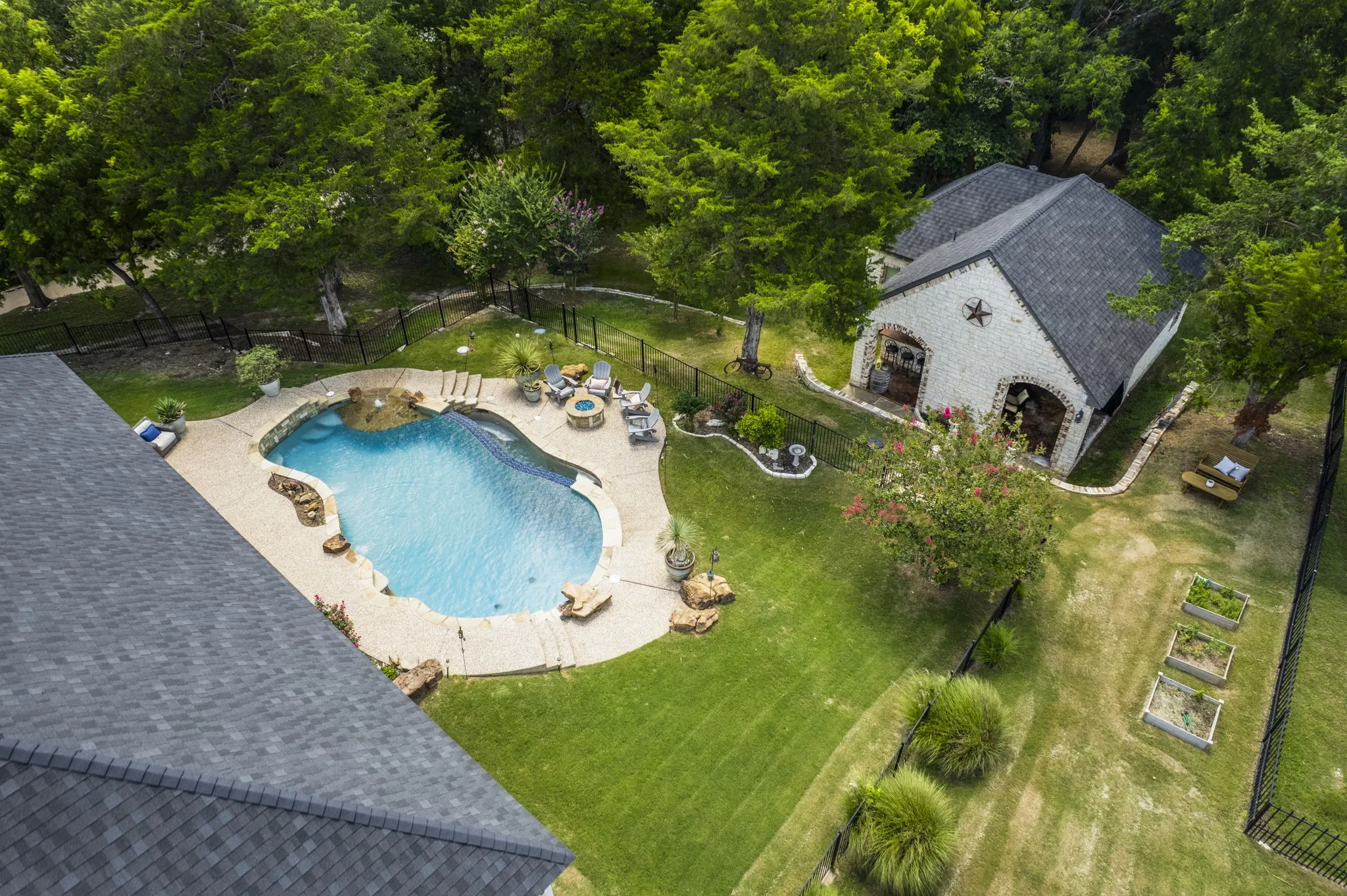 Single Family Residence For Sale in Ellis County , 3840 Angela Court, Midlothian, Texas 76065, 6 Bedroom, 5 Bathroom, 3 Garage spaces, 5,046 Sqft, built in 2007, mls#21310471, Real Estate Agent in Midlothian, Homes For Sale in Ellis county, Homes For Sale in Midlothian, Realtor in Midlothian Texas, Real Estate Brokerage Independent Realty Texas, Luminita Cordes Realtor