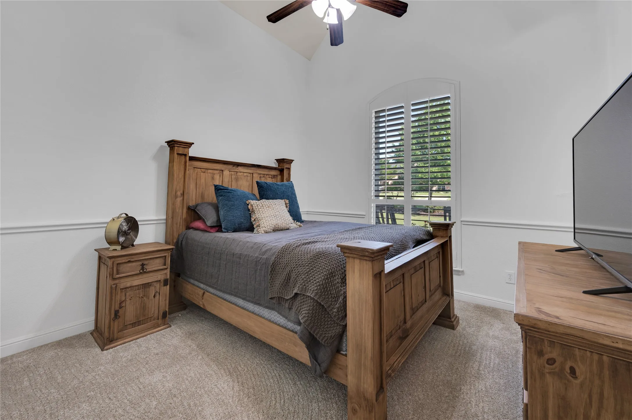 Single Family Residence For Sale in Ellis County , 3840 Angela Court, Midlothian, Texas 76065, 6 Bedroom, 5 Bathroom, 3 Garage spaces, 5,046 Sqft, built in 2007, mls#21310471, Real Estate Agent in Midlothian, Homes For Sale in Ellis county, Homes For Sale in Midlothian, Realtor in Midlothian Texas, Real Estate Brokerage Independent Realty Texas, Luminita Cordes Realtor