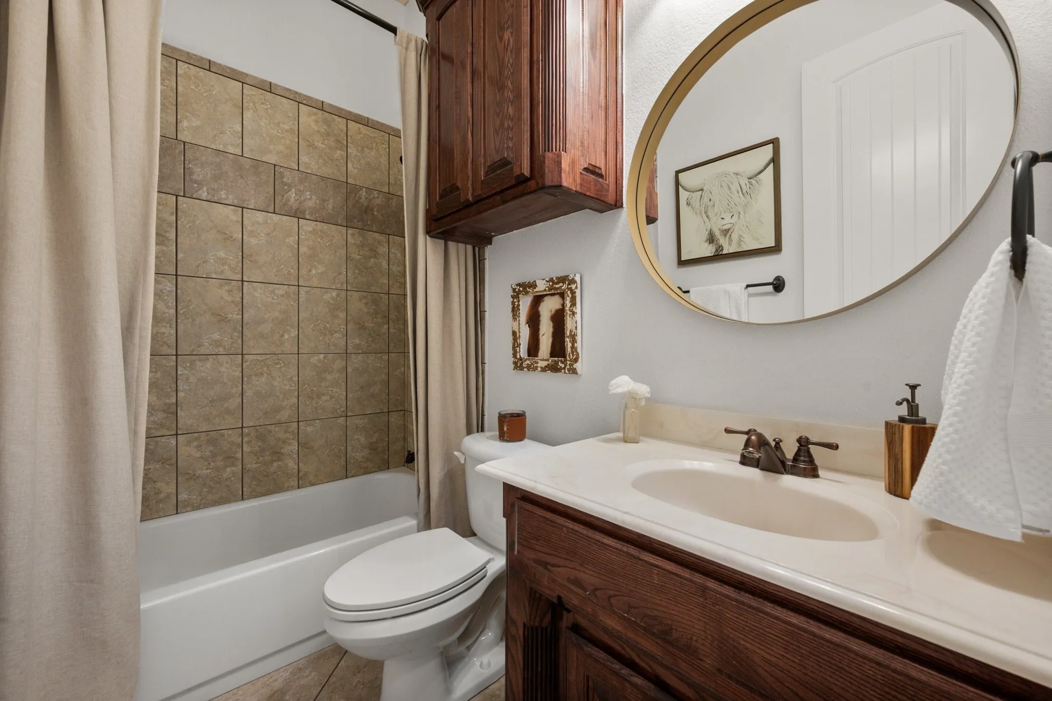 Single Family Residence For Sale in Ellis County , 3840 Angela Court, Midlothian, Texas 76065, 6 Bedroom, 5 Bathroom, 3 Garage spaces, 5,046 Sqft, built in 2007, mls#21310471, Real Estate Agent in Midlothian, Homes For Sale in Ellis county, Homes For Sale in Midlothian, Realtor in Midlothian Texas, Real Estate Brokerage Independent Realty Texas, Luminita Cordes Realtor