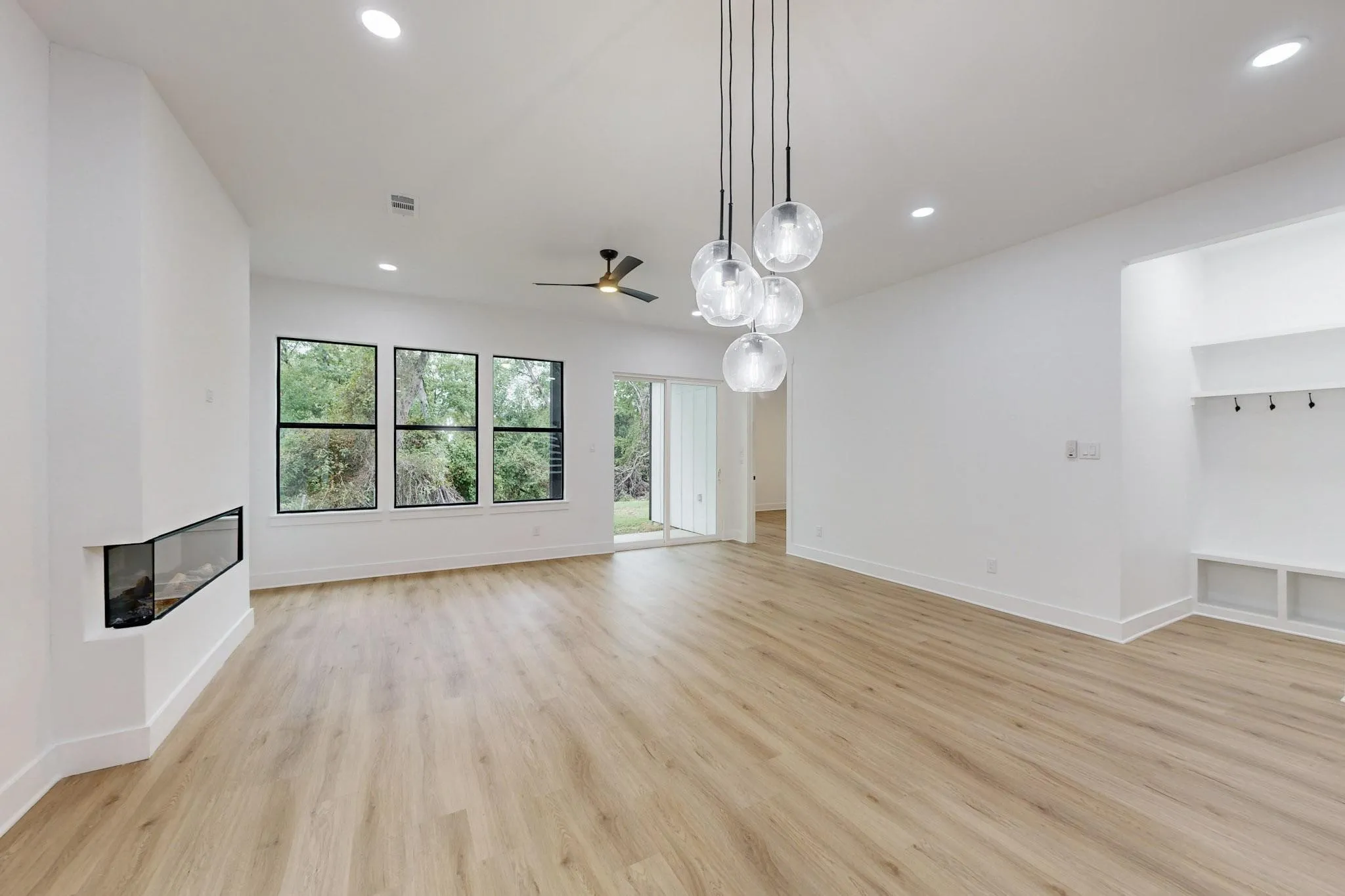Single Family Residence For Sale in Dallas County , 4109 Rupert Street, Dallas, Texas 75212, 3 Bedroom, 2 Bathroom, 2 Garage spaces, 1,793 Sqft, built in 2024, mls#21311017, Real Estate Agent in Dallas, Homes For Sale in Dallas county, Homes For Sale in Dallas, Realtor in Dallas Texas, Real Estate Brokerage Independent Realty Texas, Luminita Cordes Realtor