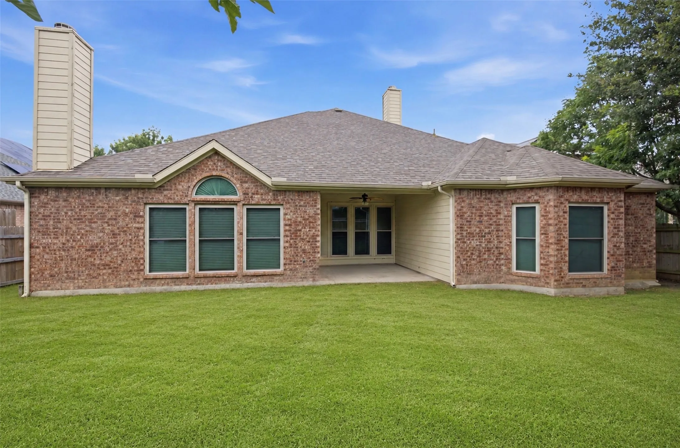 Single Family Residence For Sale in Tarrant County , 10 Saddlewood Court, Mansfield, Texas 76063, 4 Bedroom, 3 Bathroom, 2 Garage spaces, 3,035 Sqft, built in 2003, mls#21311014, Real Estate Agent in Mansfield, Homes For Sale in Tarrant county, Homes For Sale in Mansfield, Realtor in Mansfield Texas, Real Estate Brokerage Independent Realty Texas, Luminita Cordes Realtor