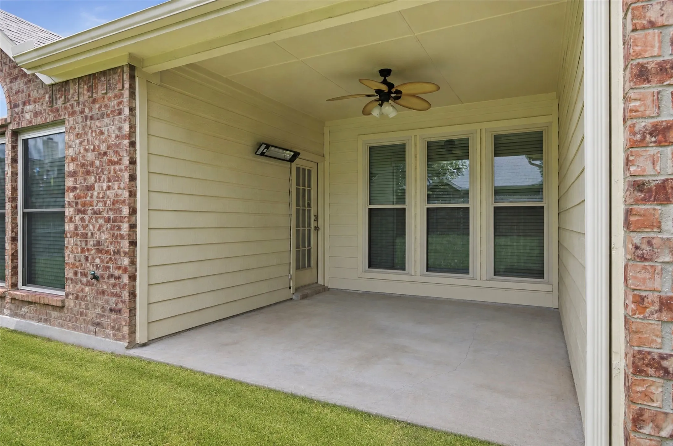 Single Family Residence For Sale in Tarrant County , 10 Saddlewood Court, Mansfield, Texas 76063, 4 Bedroom, 3 Bathroom, 2 Garage spaces, 3,035 Sqft, built in 2003, mls#21311014, Real Estate Agent in Mansfield, Homes For Sale in Tarrant county, Homes For Sale in Mansfield, Realtor in Mansfield Texas, Real Estate Brokerage Independent Realty Texas, Luminita Cordes Realtor