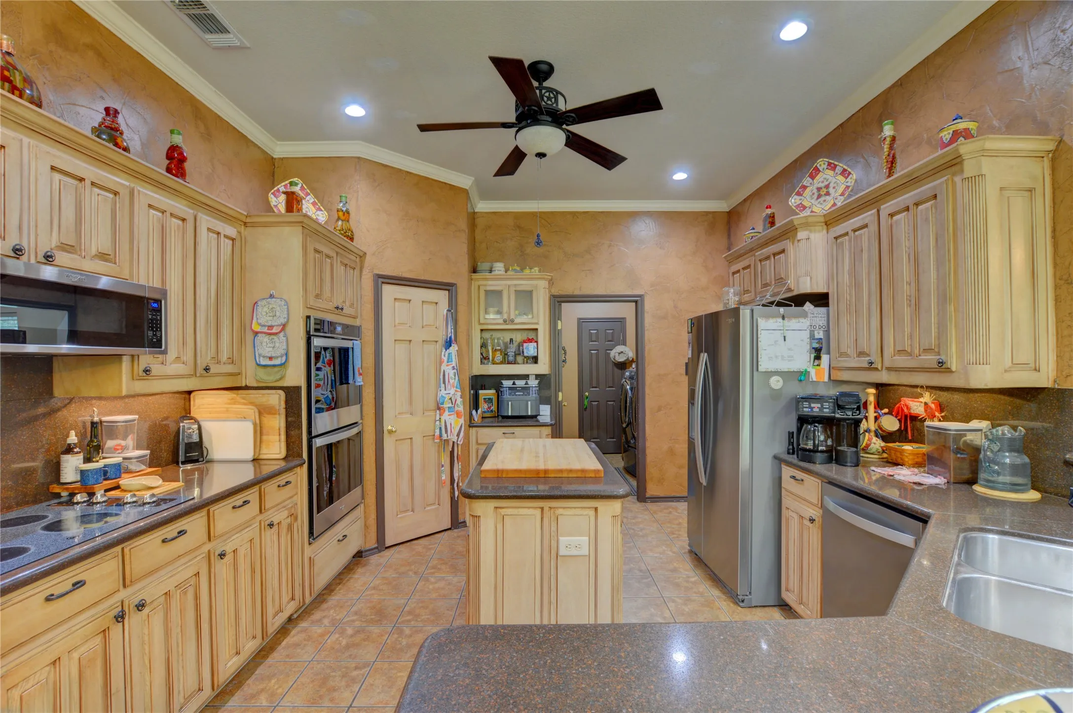 Single Family Residence For Sale in Parker County , 239 Palomino Court, Cresson, Texas 76035, 4 Bedroom, 3 Bathroom, 2 Garage spaces, 2,536 Sqft, built in 2001, mls#21308934, Real Estate Agent in Cresson, Homes For Sale in Parker county, Homes For Sale in Cresson, Realtor in Cresson Texas, Real Estate Brokerage Independent Realty Texas, Luminita Cordes Realtor