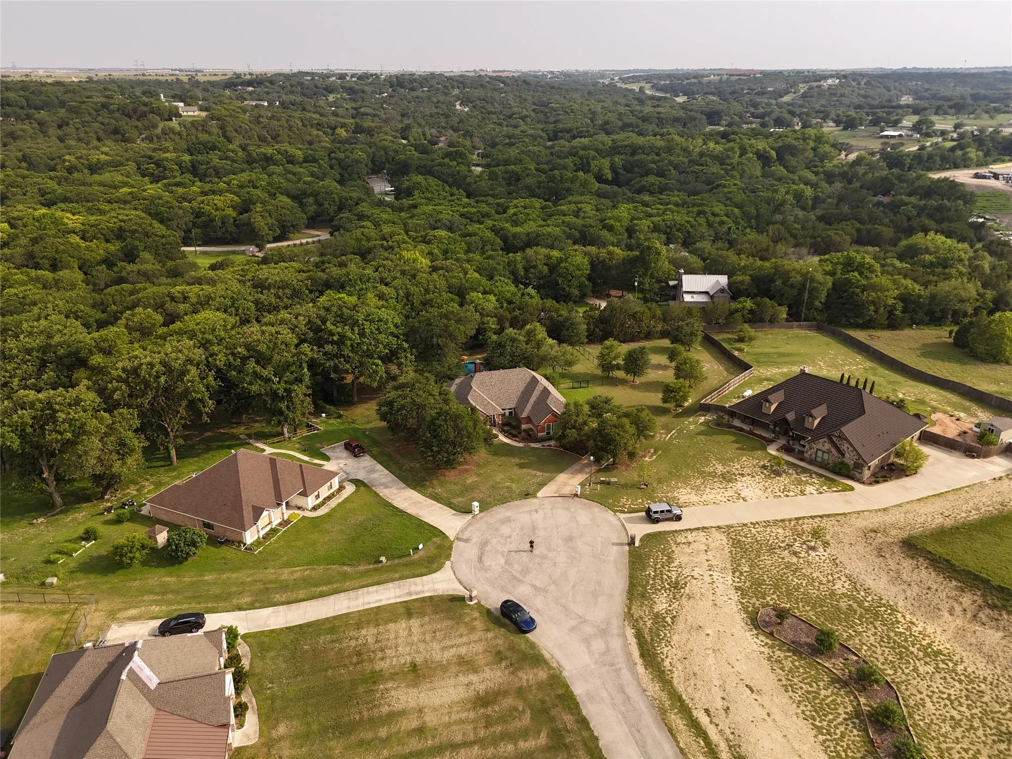 Single Family Residence For Sale in Parker County , 239 Palomino Court, Cresson, Texas 76035, 4 Bedroom, 3 Bathroom, 2 Garage spaces, 2,536 Sqft, built in 2001, mls#21308934, Real Estate Agent in Cresson, Homes For Sale in Parker county, Homes For Sale in Cresson, Realtor in Cresson Texas, Real Estate Brokerage Independent Realty Texas, Luminita Cordes Realtor