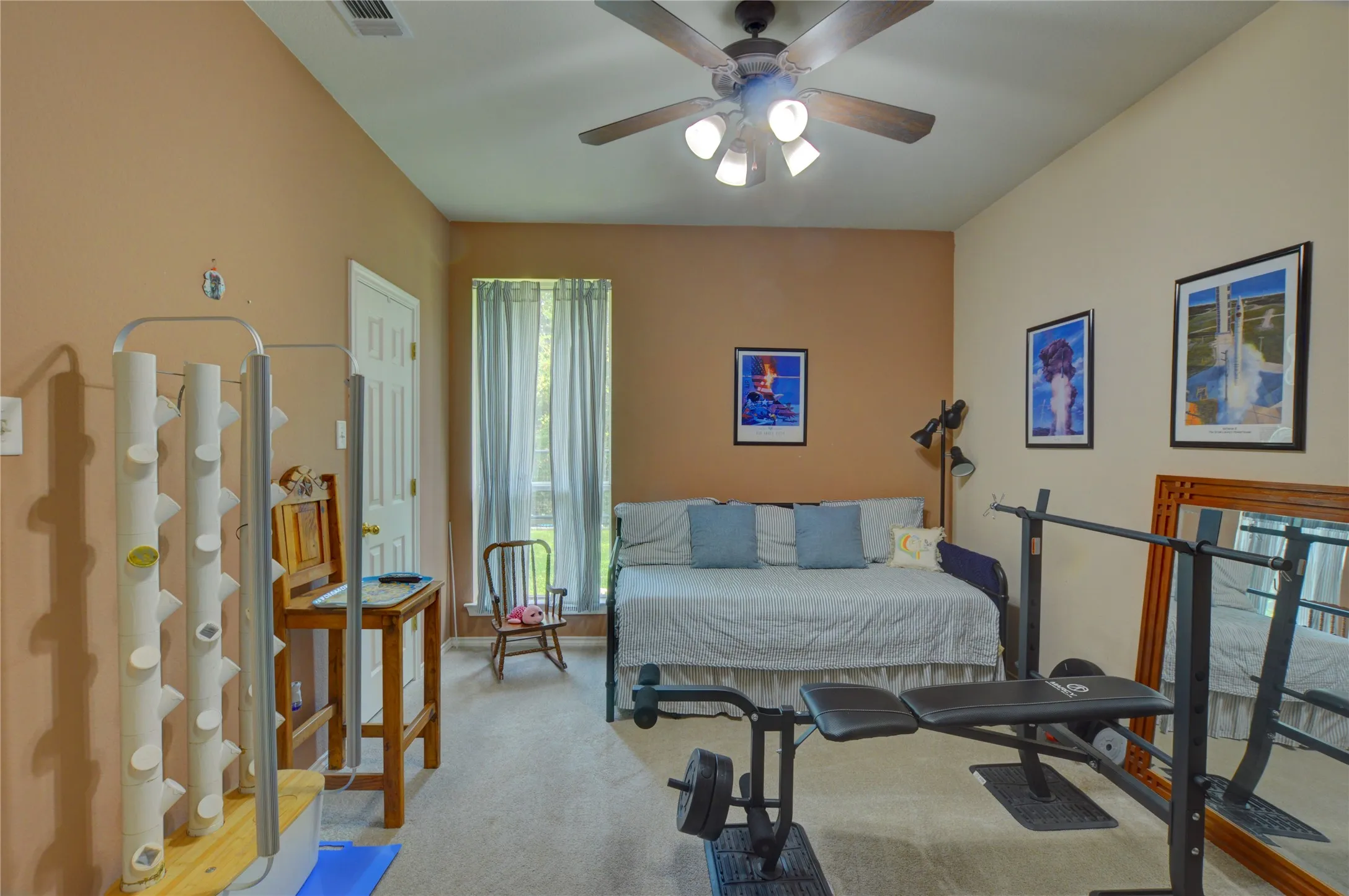 Single Family Residence For Sale in Parker County , 239 Palomino Court, Cresson, Texas 76035, 4 Bedroom, 3 Bathroom, 2 Garage spaces, 2,536 Sqft, built in 2001, mls#21308934, Real Estate Agent in Cresson, Homes For Sale in Parker county, Homes For Sale in Cresson, Realtor in Cresson Texas, Real Estate Brokerage Independent Realty Texas, Luminita Cordes Realtor