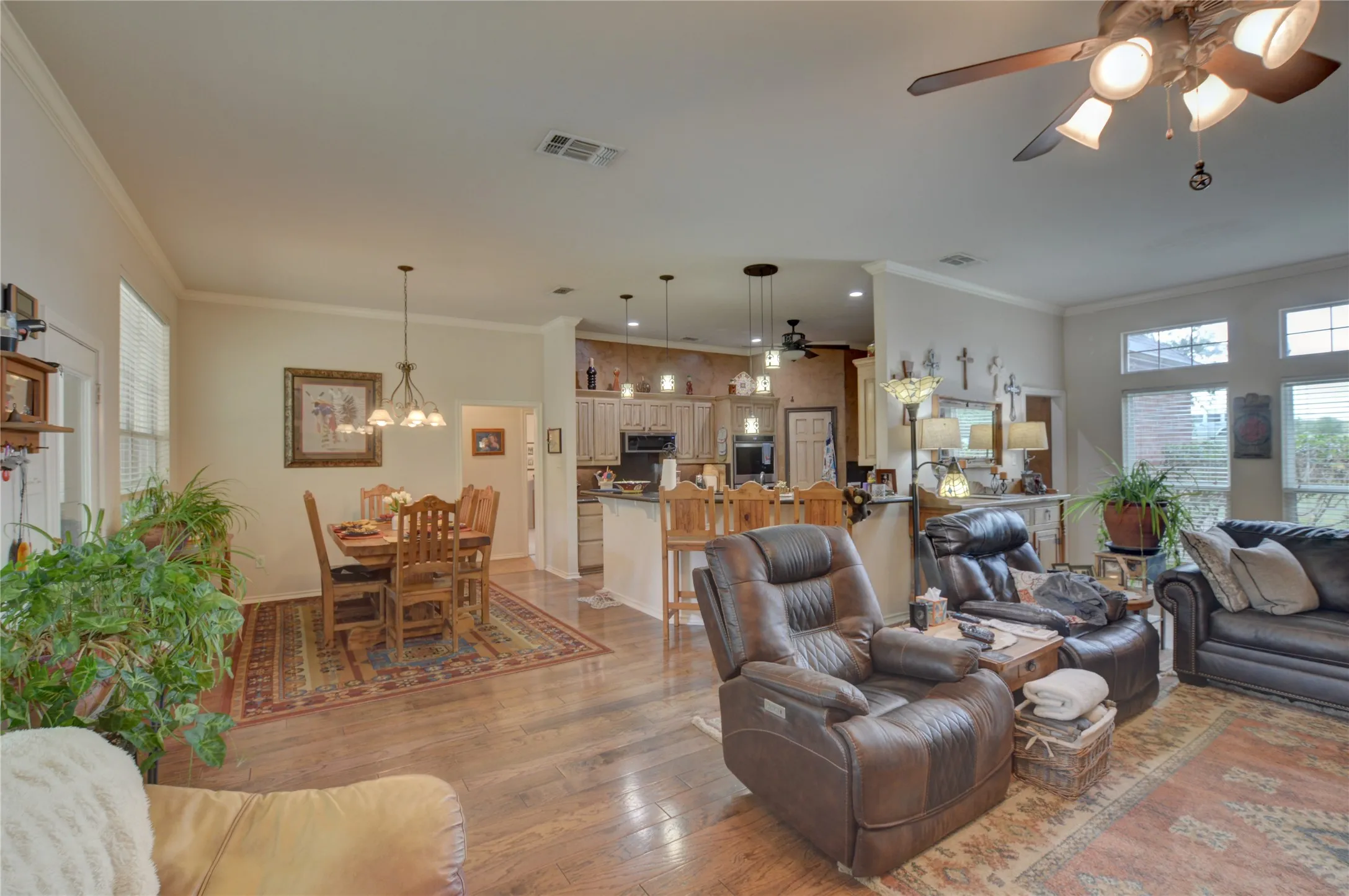 Single Family Residence For Sale in Parker County , 239 Palomino Court, Cresson, Texas 76035, 4 Bedroom, 3 Bathroom, 2 Garage spaces, 2,536 Sqft, built in 2001, mls#21308934, Real Estate Agent in Cresson, Homes For Sale in Parker county, Homes For Sale in Cresson, Realtor in Cresson Texas, Real Estate Brokerage Independent Realty Texas, Luminita Cordes Realtor