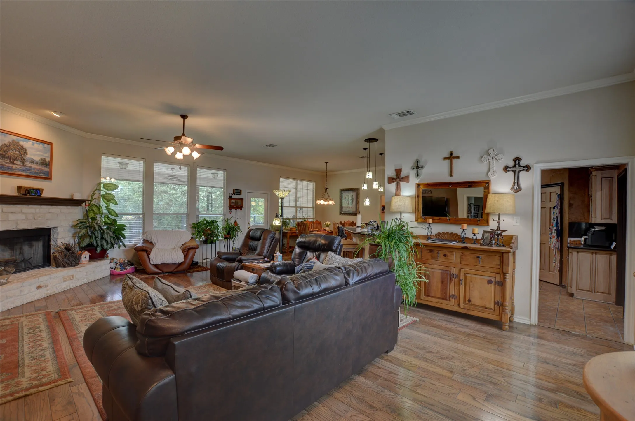 Single Family Residence For Sale in Parker County , 239 Palomino Court, Cresson, Texas 76035, 4 Bedroom, 3 Bathroom, 2 Garage spaces, 2,536 Sqft, built in 2001, mls#21308934, Real Estate Agent in Cresson, Homes For Sale in Parker county, Homes For Sale in Cresson, Realtor in Cresson Texas, Real Estate Brokerage Independent Realty Texas, Luminita Cordes Realtor