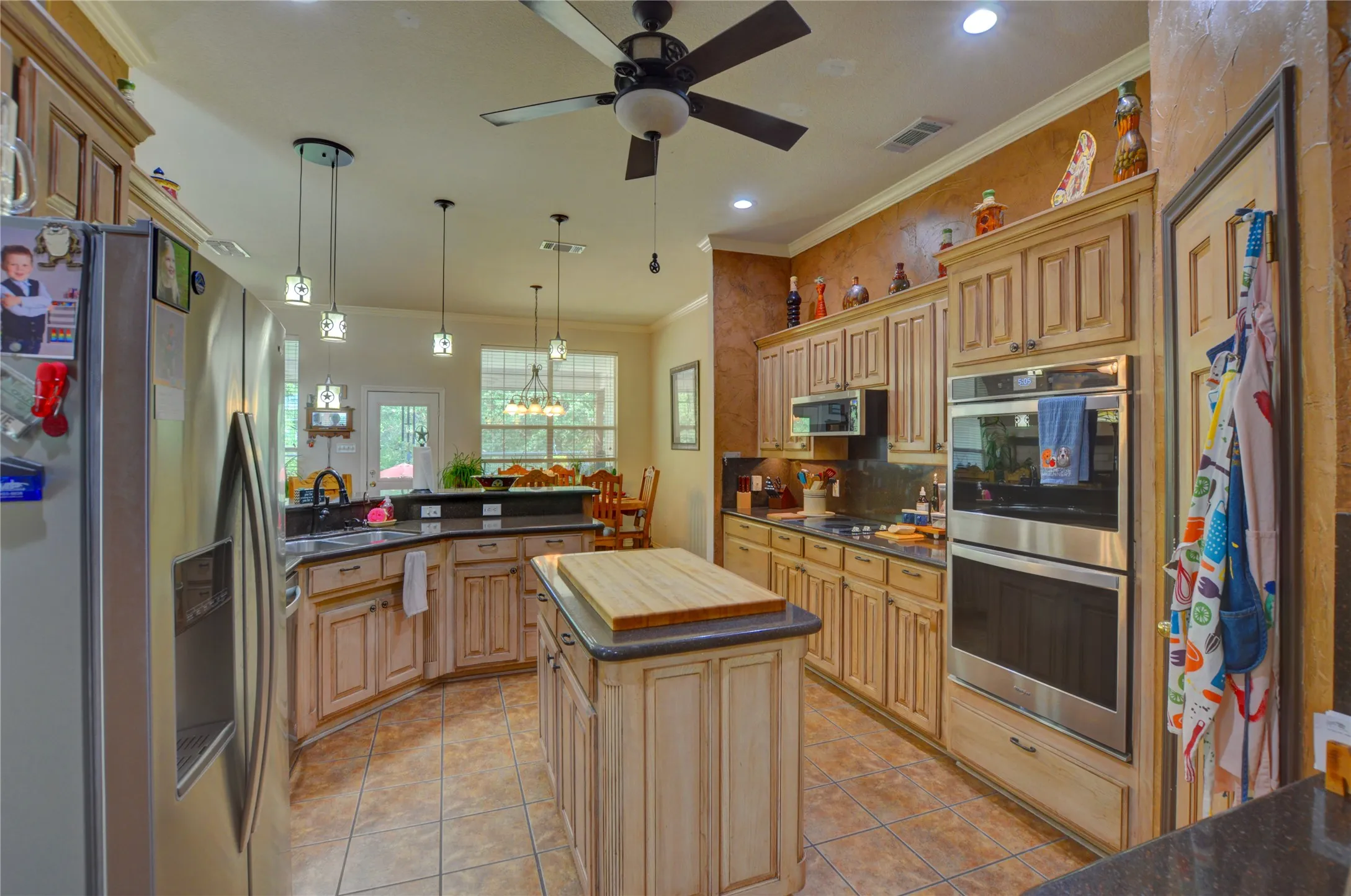 Single Family Residence For Sale in Parker County , 239 Palomino Court, Cresson, Texas 76035, 4 Bedroom, 3 Bathroom, 2 Garage spaces, 2,536 Sqft, built in 2001, mls#21308934, Real Estate Agent in Cresson, Homes For Sale in Parker county, Homes For Sale in Cresson, Realtor in Cresson Texas, Real Estate Brokerage Independent Realty Texas, Luminita Cordes Realtor