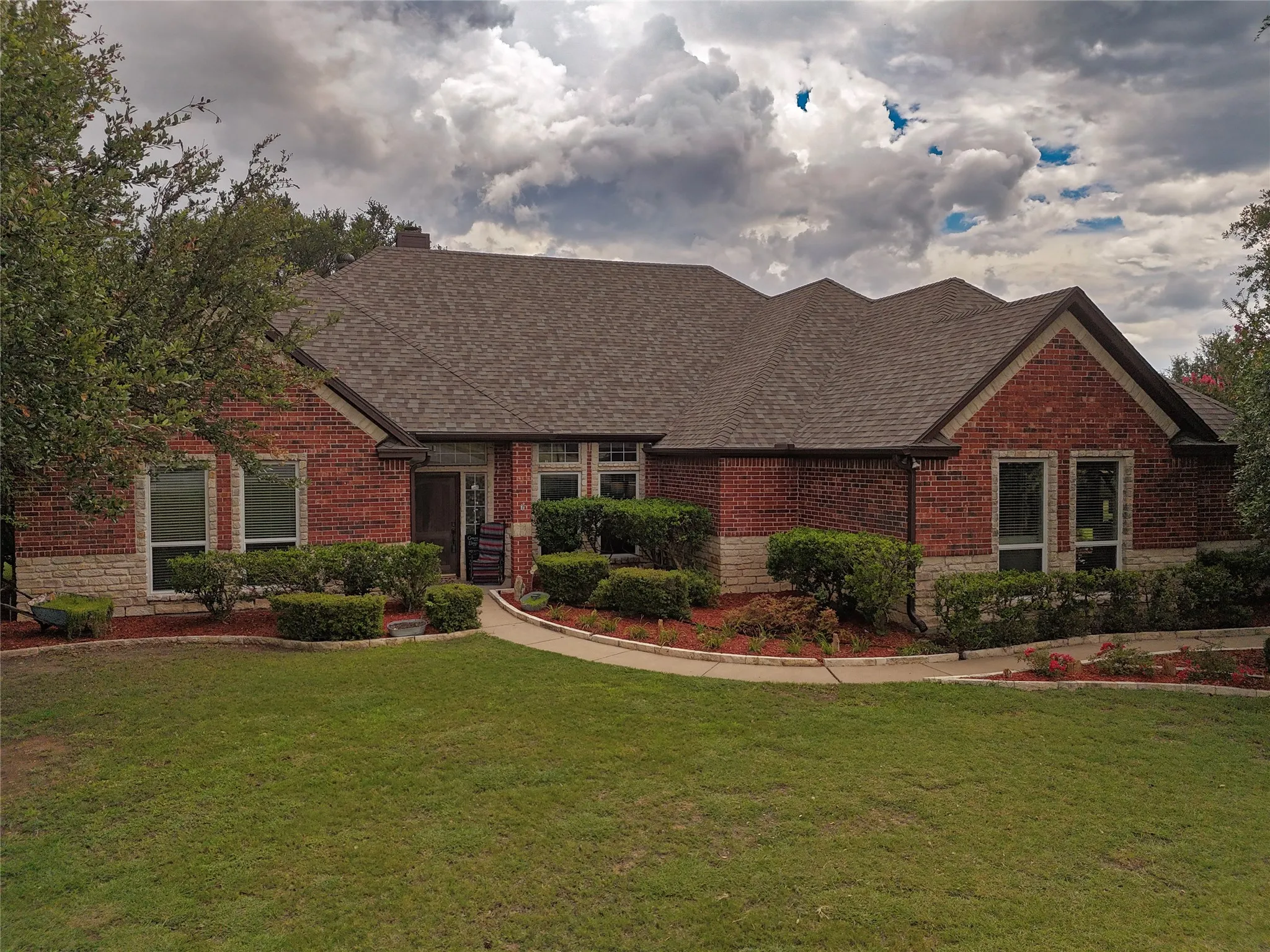 Single Family Residence For Sale in Parker County , 239 Palomino Court, Cresson, Texas 76035, 4 Bedroom, 3 Bathroom, 2 Garage spaces, 2,536 Sqft, built in 2001, mls#21308934, Real Estate Agent in Cresson, Homes For Sale in Parker county, Homes For Sale in Cresson, Realtor in Cresson Texas, Real Estate Brokerage Independent Realty Texas, Luminita Cordes Realtor