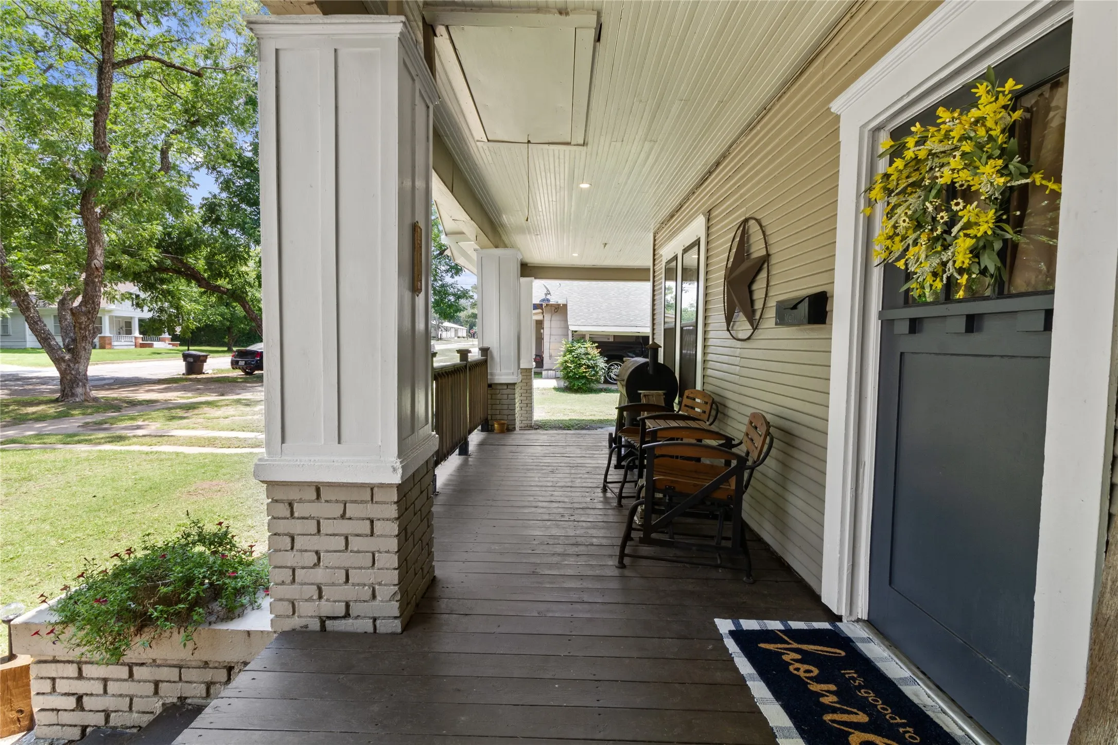 Single Family Residence For Sale in Freestone County , 600 Elm Street, Teague, Texas 75860, 4 Bedroom, 2 Bathroom, Garage spaces, 2,238 Sqft, built in 1955, mls#21308880, Real Estate Agent in Teague, Homes For Sale in Freestone county, Homes For Sale in Teague, Realtor in Teague Texas, Real Estate Brokerage Independent Realty Texas, Luminita Cordes Realtor
