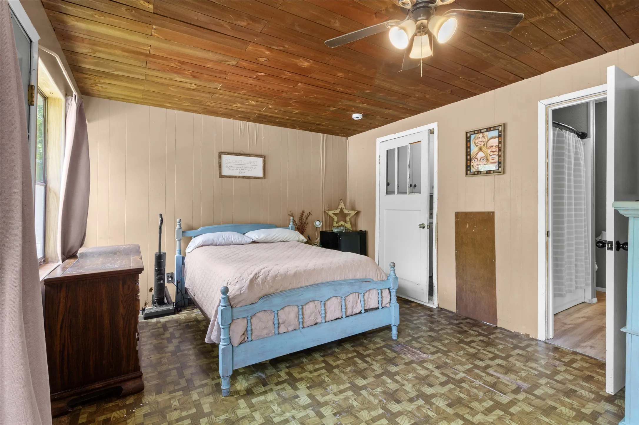 Single Family Residence For Sale in Freestone County , 600 Elm Street, Teague, Texas 75860, 4 Bedroom, 2 Bathroom, Garage spaces, 2,238 Sqft, built in 1955, mls#21308880, Real Estate Agent in Teague, Homes For Sale in Freestone county, Homes For Sale in Teague, Realtor in Teague Texas, Real Estate Brokerage Independent Realty Texas, Luminita Cordes Realtor