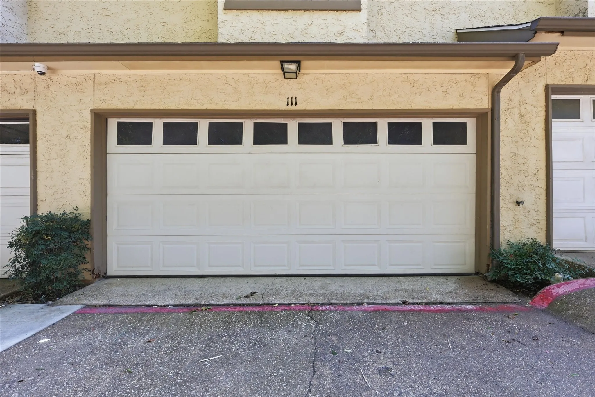 Condominium For Sale in Dallas County , 8750 Park Lane 111, Dallas, Texas 75231, 2 Bedroom, 3 Bathroom, 2 Garage spaces, 1,211 Sqft, built in 1982, mls#21310796, Real Estate Agent in Dallas, Homes For Sale in Dallas county, Homes For Sale in Dallas, Realtor in Dallas Texas, Real Estate Brokerage Independent Realty Texas, Luminita Cordes Realtor