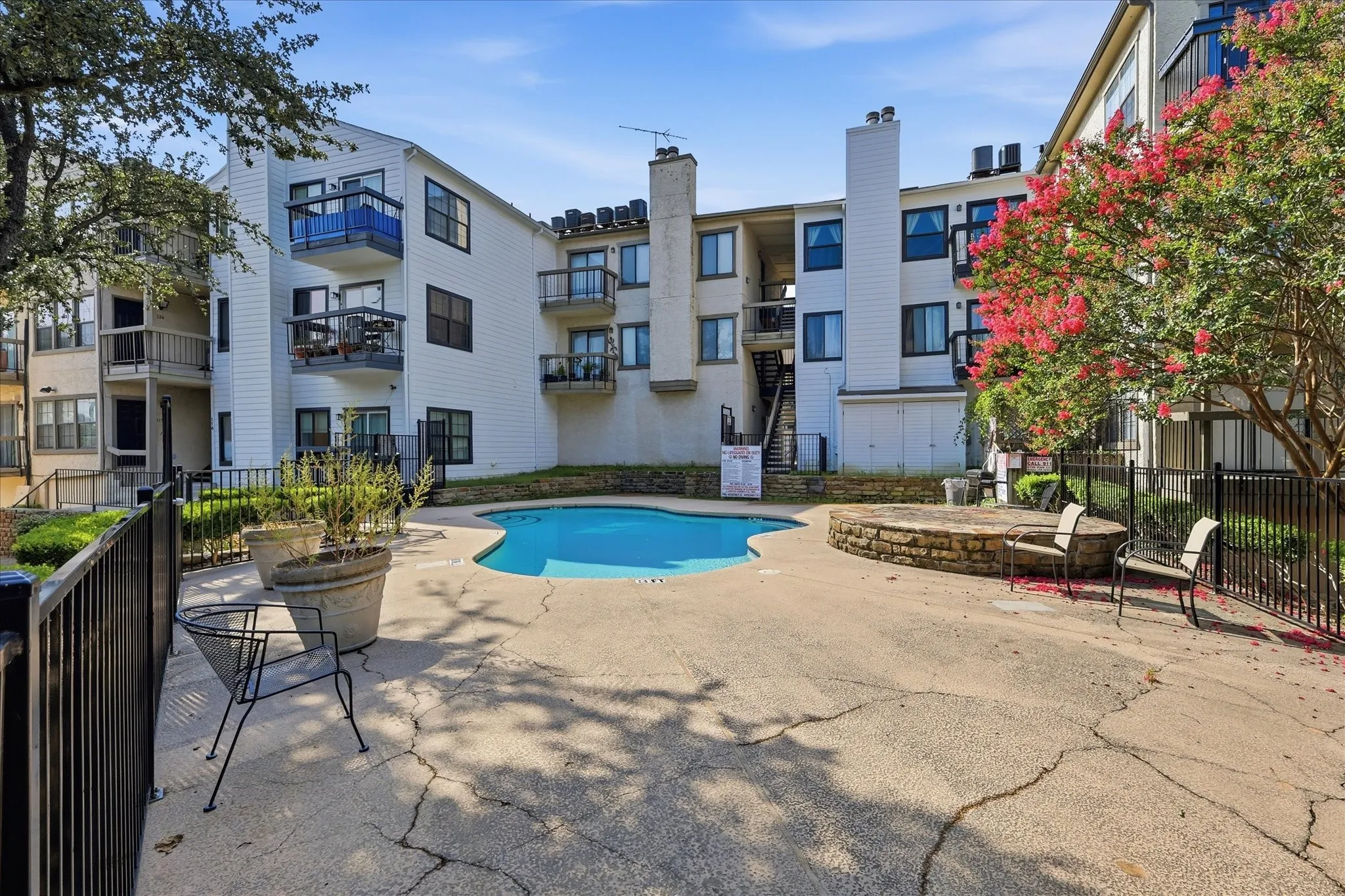 Condominium For Sale in Dallas County , 8750 Park Lane 111, Dallas, Texas 75231, 2 Bedroom, 3 Bathroom, 2 Garage spaces, 1,211 Sqft, built in 1982, mls#21310796, Real Estate Agent in Dallas, Homes For Sale in Dallas county, Homes For Sale in Dallas, Realtor in Dallas Texas, Real Estate Brokerage Independent Realty Texas, Luminita Cordes Realtor