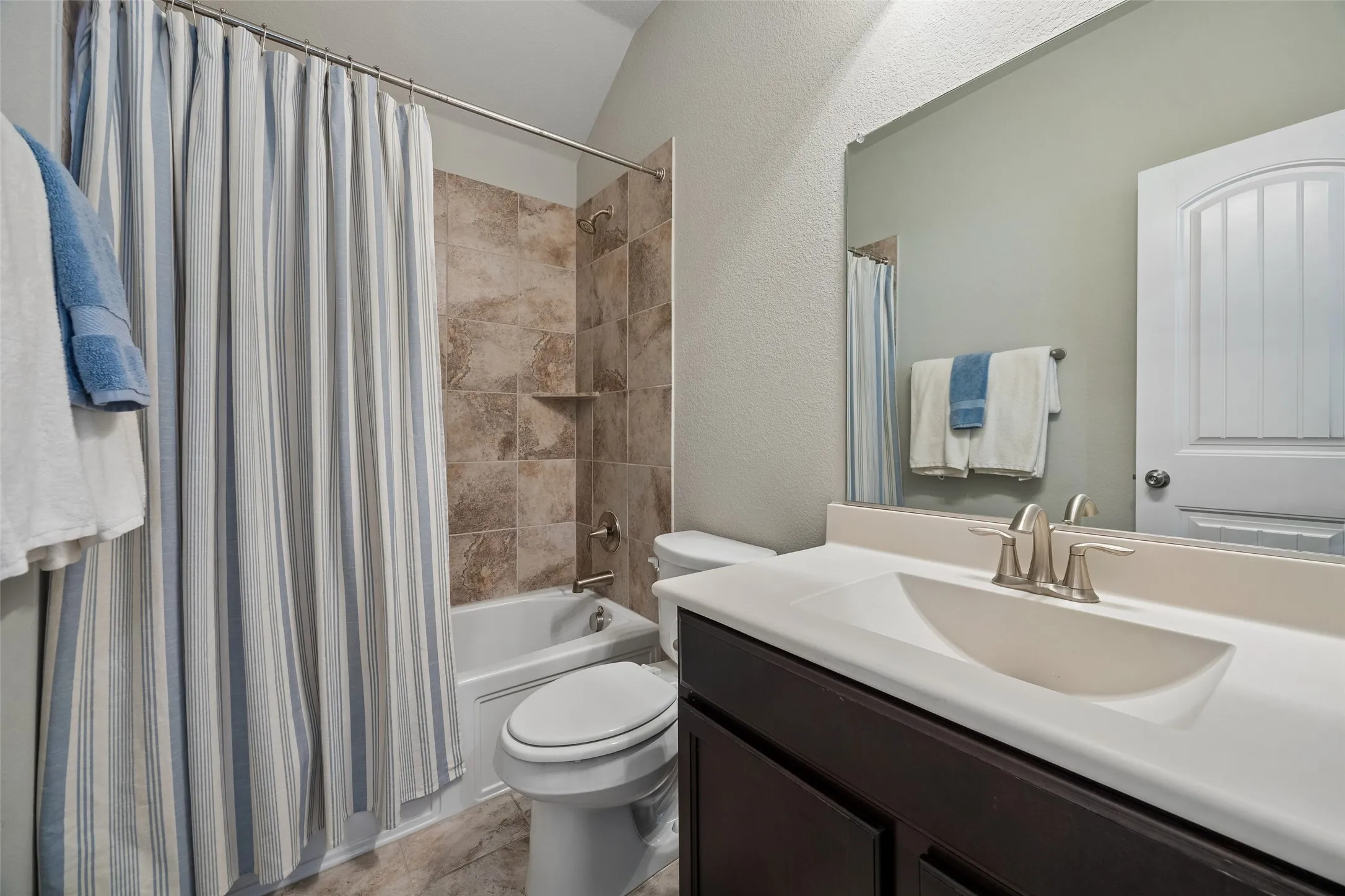 Single Family Residence For Sale in Denton County , 16501 Stillhouse Hollow Court, Prosper, Texas 75078, 4 Bedroom, 4 Bathroom, 2 Garage spaces, 2,704 Sqft, built in 2016, mls#21310958, Real Estate Agent in Prosper, Homes For Sale in Denton county, Homes For Sale in Prosper, Realtor in Prosper Texas, Real Estate Brokerage Independent Realty Texas, Luminita Cordes Realtor