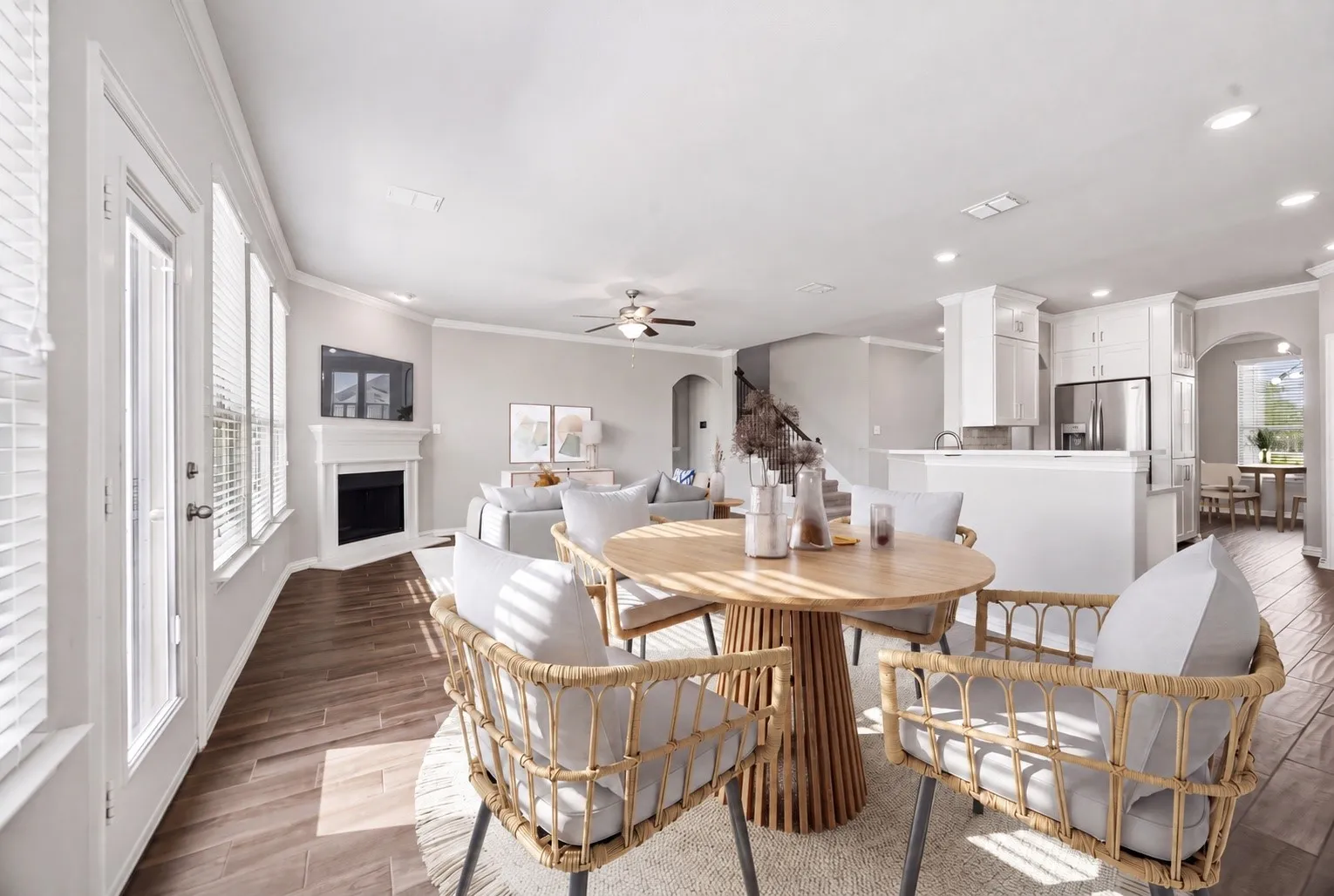 Single Family Residence For Sale in Denton County , 16501 Stillhouse Hollow Court, Prosper, Texas 75078, 4 Bedroom, 4 Bathroom, 2 Garage spaces, 2,704 Sqft, built in 2016, mls#21310958, Real Estate Agent in Prosper, Homes For Sale in Denton county, Homes For Sale in Prosper, Realtor in Prosper Texas, Real Estate Brokerage Independent Realty Texas, Luminita Cordes Realtor