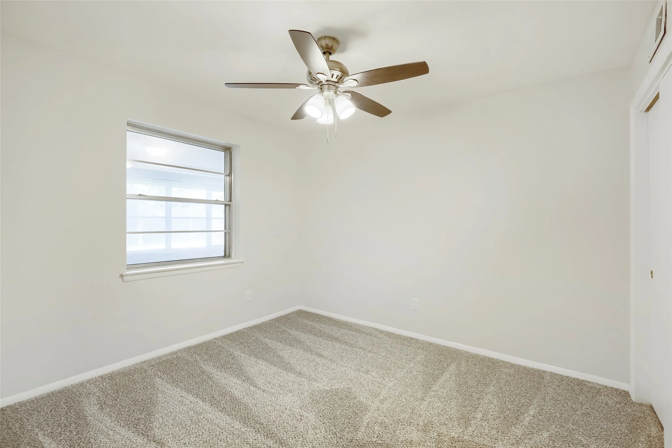 Single Family Residence For Sale in Dallas County , 3256 Chapel Downs Drive, Dallas, Texas 75229, 4 Bedroom, 3 Bathroom, 2 Garage spaces, 2,419 Sqft, built in 1962, mls#21207029, Real Estate Agent in Dallas, Homes For Sale in Dallas county, Homes For Sale in Dallas, Realtor in Dallas Texas, Real Estate Brokerage Independent Realty Texas, Luminita Cordes Realtor