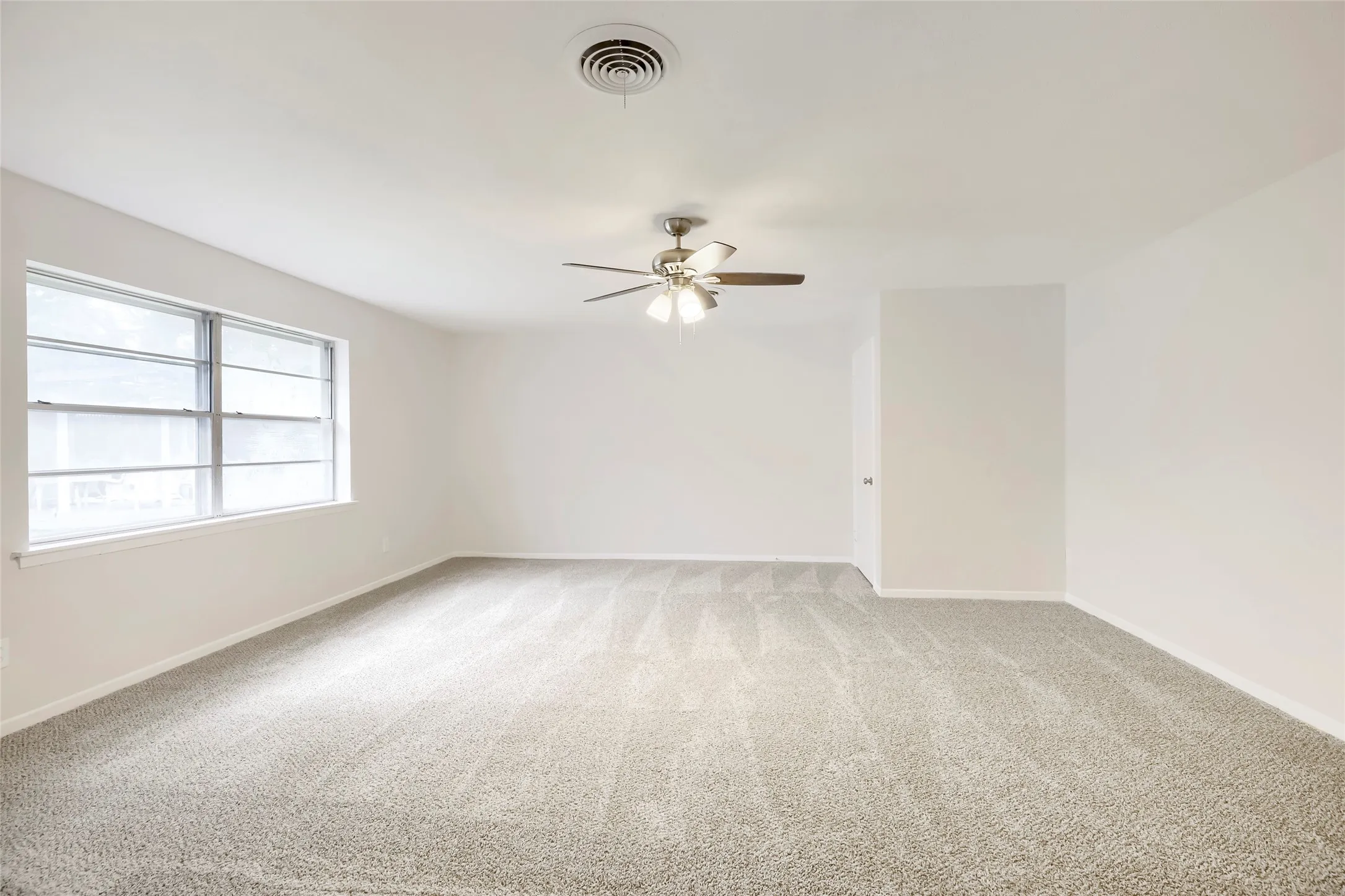 Single Family Residence For Sale in Dallas County , 3256 Chapel Downs Drive, Dallas, Texas 75229, 4 Bedroom, 3 Bathroom, 2 Garage spaces, 2,419 Sqft, built in 1962, mls#21207029, Real Estate Agent in Dallas, Homes For Sale in Dallas county, Homes For Sale in Dallas, Realtor in Dallas Texas, Real Estate Brokerage Independent Realty Texas, Luminita Cordes Realtor