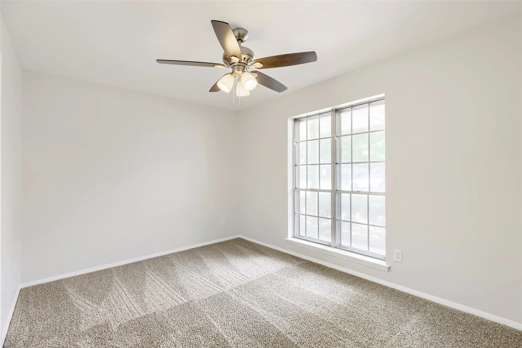 Single Family Residence For Sale in Dallas County , 3256 Chapel Downs Drive, Dallas, Texas 75229, 4 Bedroom, 3 Bathroom, 2 Garage spaces, 2,419 Sqft, built in 1962, mls#21207029, Real Estate Agent in Dallas, Homes For Sale in Dallas county, Homes For Sale in Dallas, Realtor in Dallas Texas, Real Estate Brokerage Independent Realty Texas, Luminita Cordes Realtor