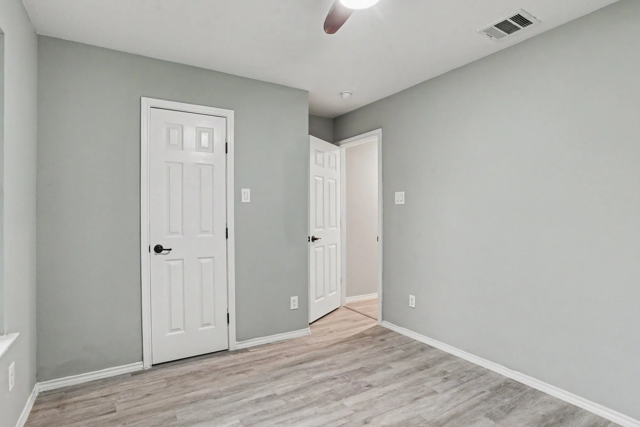 Single Family Residence For Sale in Dallas County , 4519 Yancy Street, Dallas, Texas 75216, 4 Bedroom, 2 Bathroom, 2 Garage spaces, 1,510 Sqft, built in 2019, mls#21311064, Real Estate Agent in Dallas, Homes For Sale in Dallas county, Homes For Sale in Dallas, Realtor in Dallas Texas, Real Estate Brokerage Independent Realty Texas, Luminita Cordes Realtor