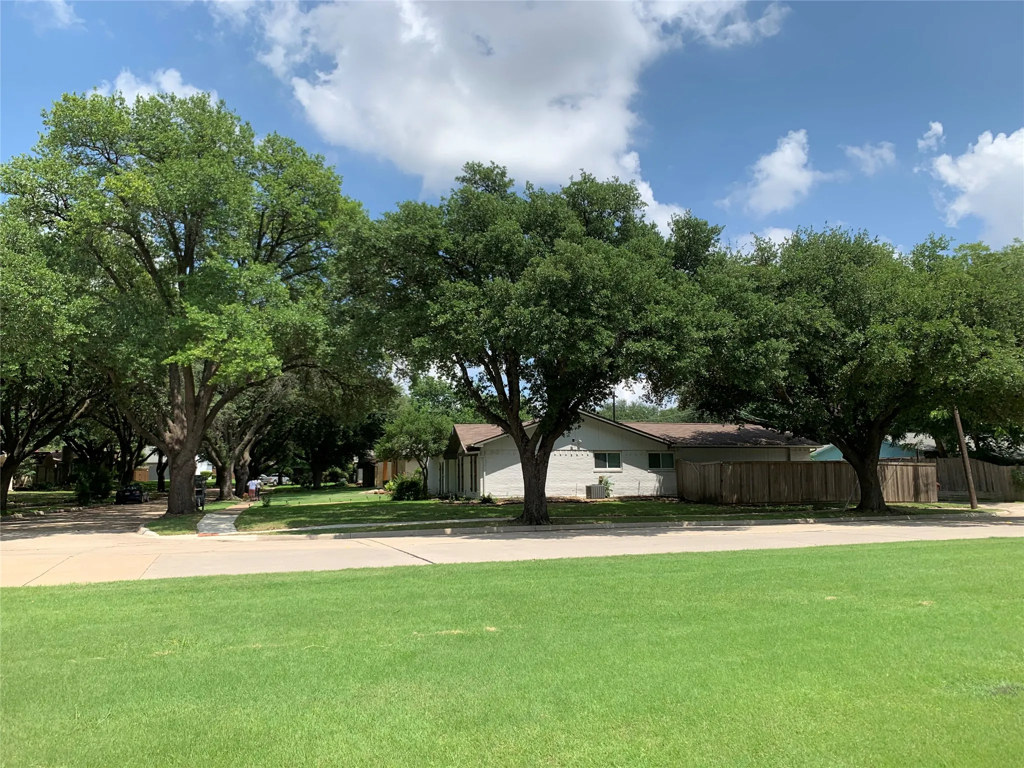 Single Family Residence For Sale in Collin County , 1456 Wind Cave Circle, Plano, Texas 75023, 3 Bedrooms, 2 Bathrooms, 2 Garage spaces, 1,610 Sqft, built in 1973, Price $398,000, mls#21309957, Real Estate Agent in Plano, Homes For Sale in Collin county, Homes For Sale in Plano, Realtor in Plano Texas, Real Estate Brokerage Independent Realty Texas, Luminita Cordes Realtor
