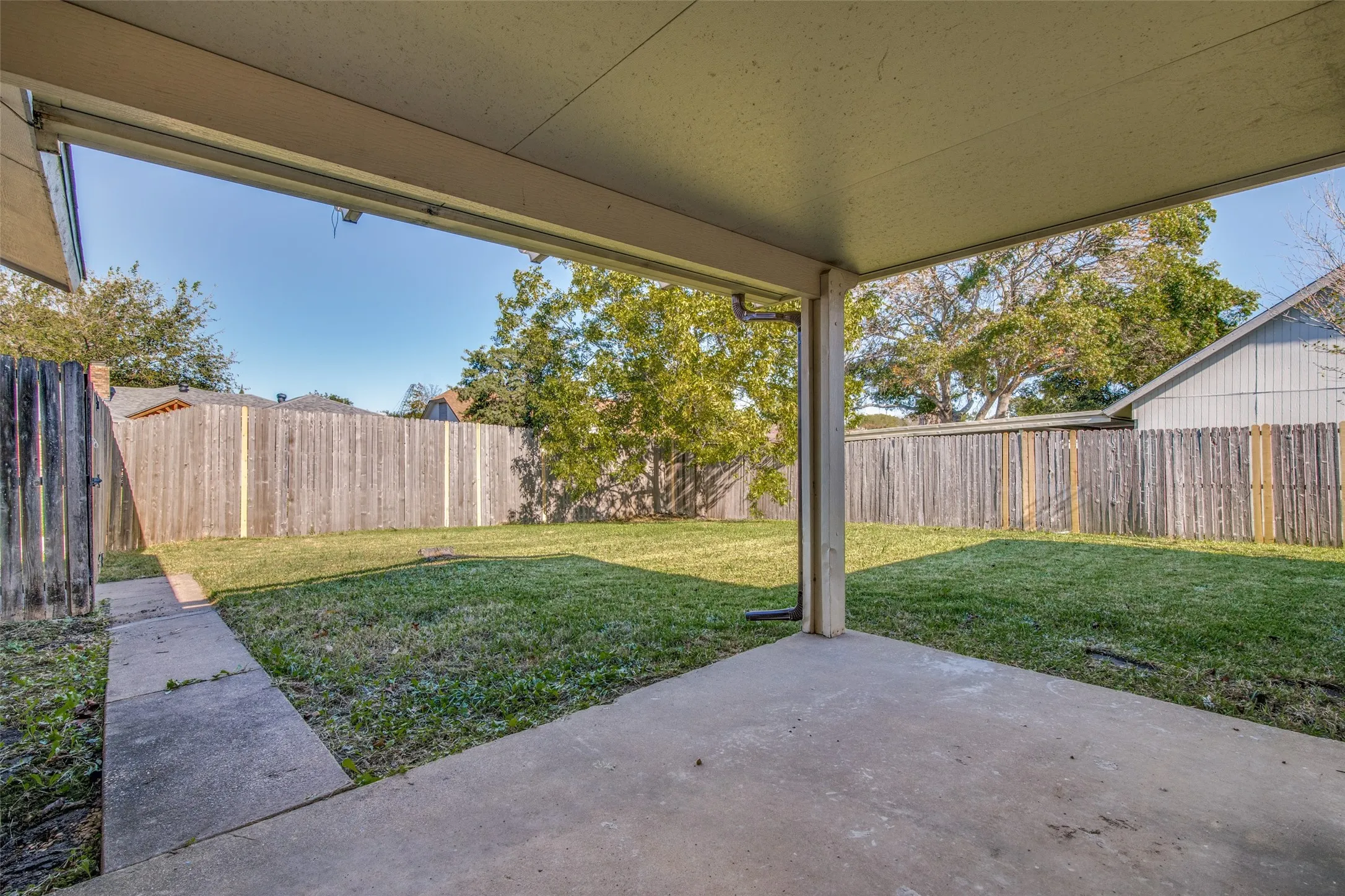 Single Family Residence For Sale in Dallas County , 2913 Concord Drive, Mesquite, Texas 75150, 4 Bedroom, 2 Bathroom, 2 Garage spaces, 1,748 Sqft, built in 1976, mls#21311027, Real Estate Agent in Mesquite, Homes For Sale in Dallas county, Homes For Sale in Mesquite, Realtor in Mesquite Texas, Real Estate Brokerage Independent Realty Texas, Luminita Cordes Realtor