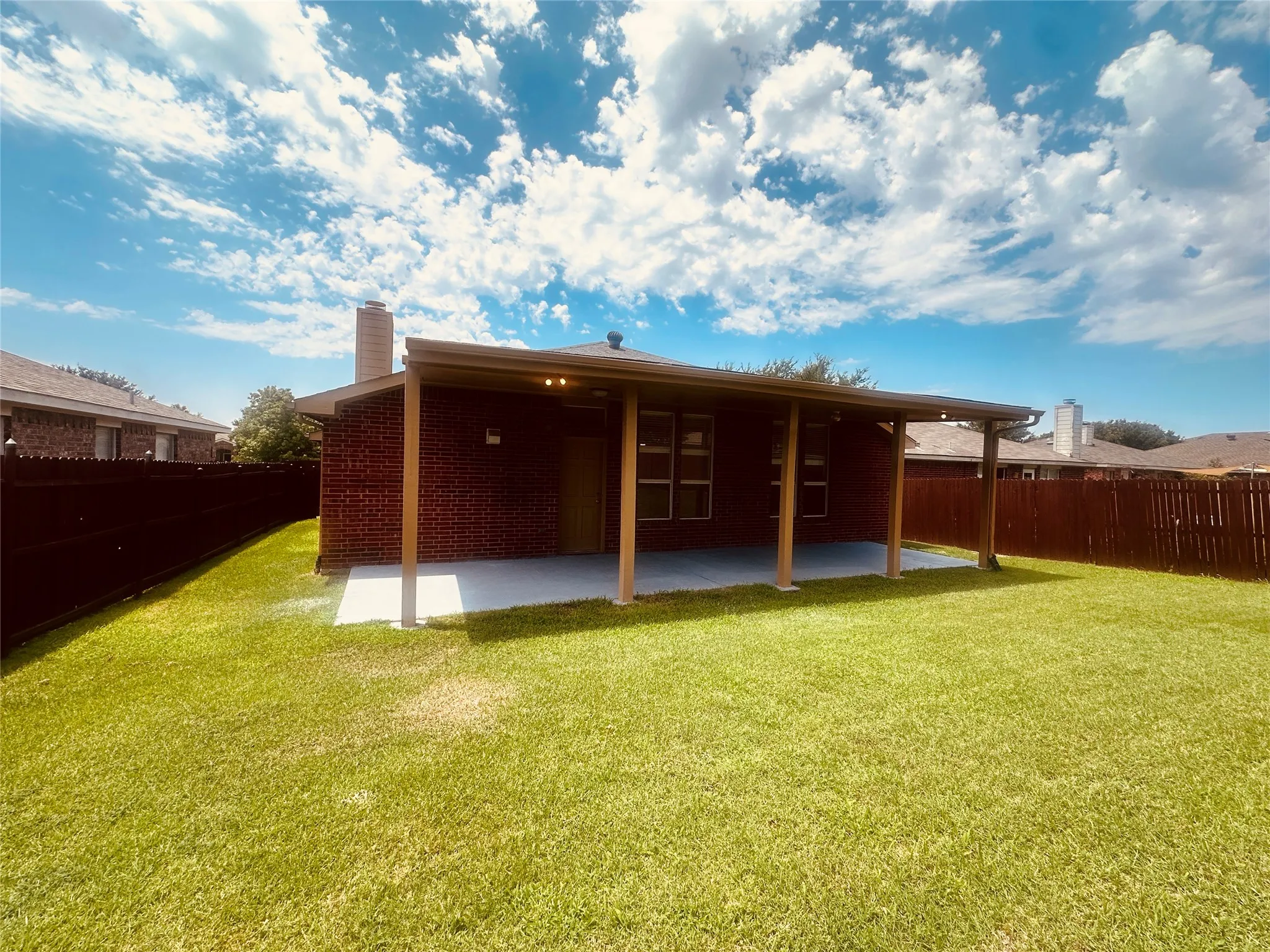 Single Family Residence For Rent in Denton County , 1029 Port Mansfield Drive, Little Elm, Texas 75068, 4 Bedroom, 2 Bathroom, 2 Garage spaces, 1,729 Sqft, built in 2001, mls#21310180, Real Estate Agent in Little Elm, Homes For Rent in Denton county, Homes For Rent in Little Elm, Realtor in Little Elm Texas, Real Estate Brokerage Independent Realty Texas, Luminita Cordes Realtor