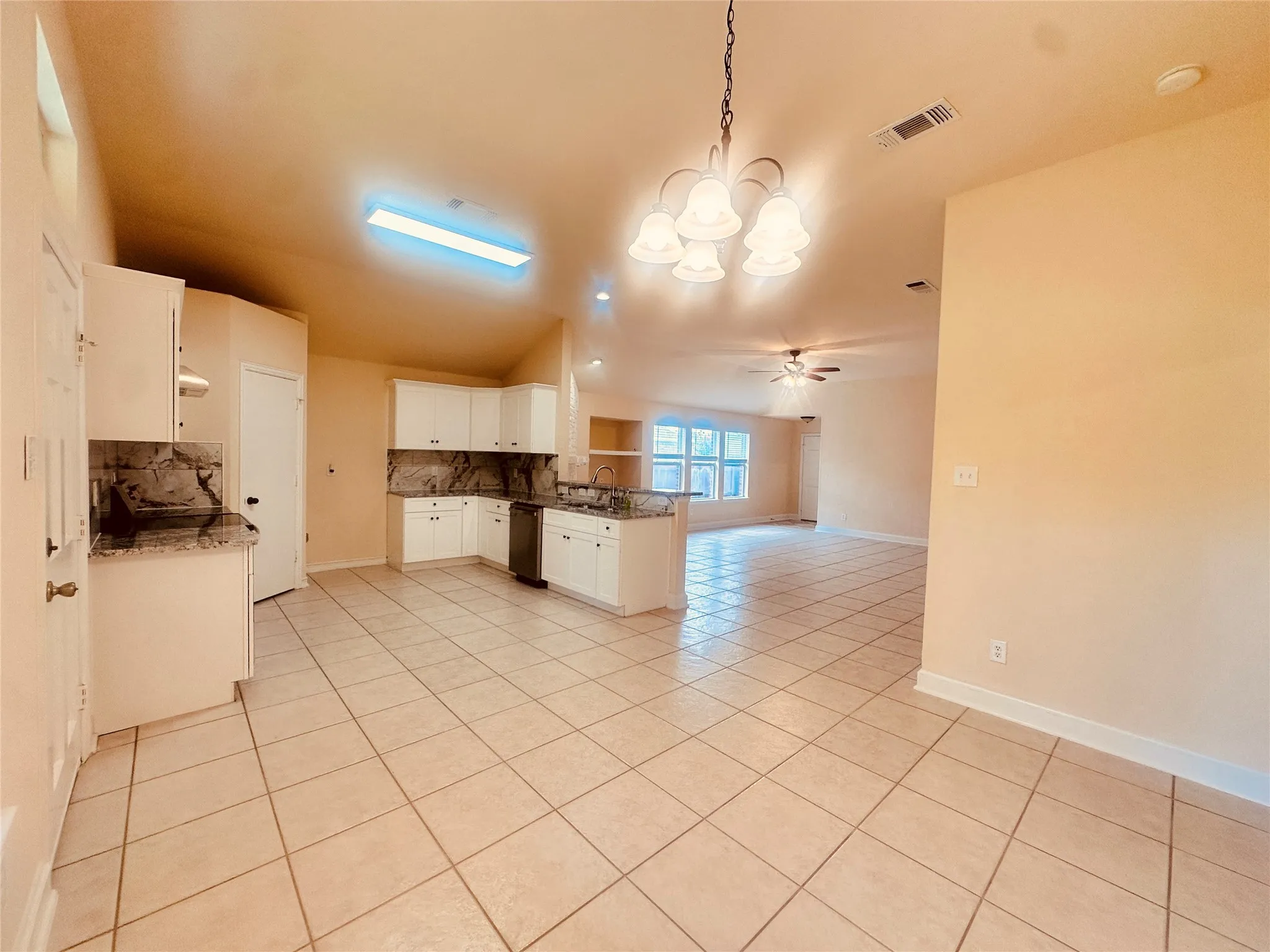 Single Family Residence For Rent in Denton County , 1029 Port Mansfield Drive, Little Elm, Texas 75068, 4 Bedroom, 2 Bathroom, 2 Garage spaces, 1,729 Sqft, built in 2001, mls#21310180, Real Estate Agent in Little Elm, Homes For Rent in Denton county, Homes For Rent in Little Elm, Realtor in Little Elm Texas, Real Estate Brokerage Independent Realty Texas, Luminita Cordes Realtor