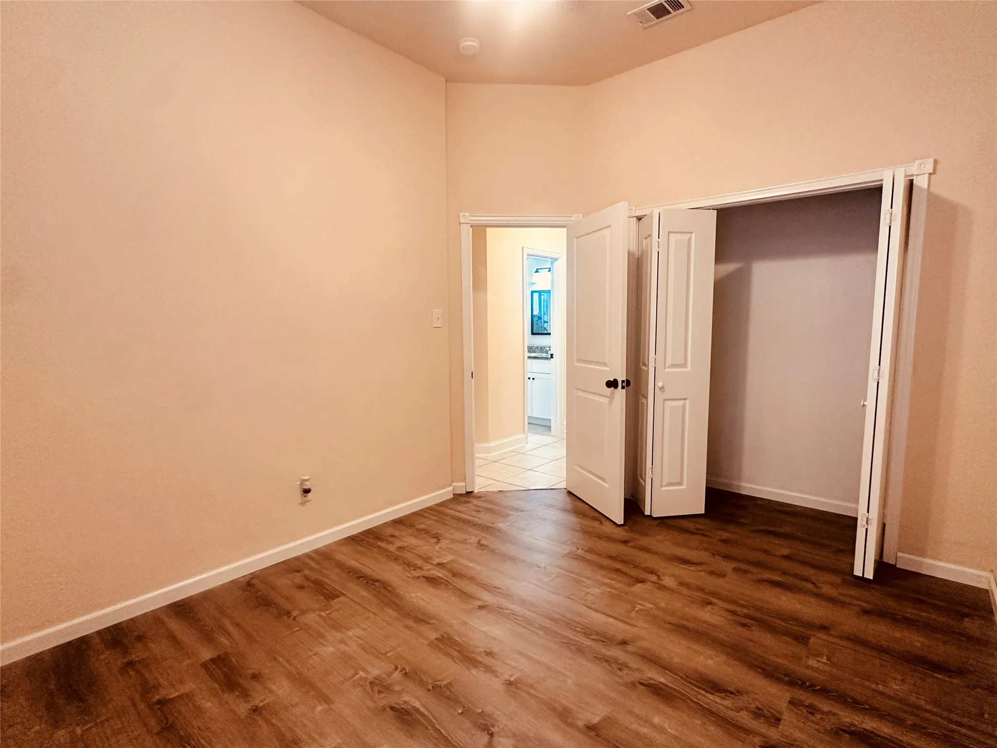 Single Family Residence For Rent in Denton County , 1029 Port Mansfield Drive, Little Elm, Texas 75068, 4 Bedroom, 2 Bathroom, 2 Garage spaces, 1,729 Sqft, built in 2001, mls#21310180, Real Estate Agent in Little Elm, Homes For Rent in Denton county, Homes For Rent in Little Elm, Realtor in Little Elm Texas, Real Estate Brokerage Independent Realty Texas, Luminita Cordes Realtor